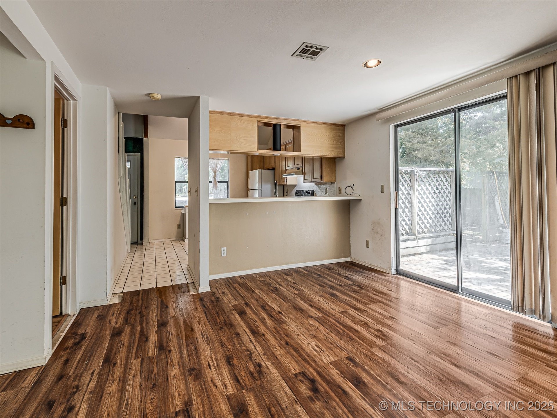 912 Summit Ridge Court Property Photo 14