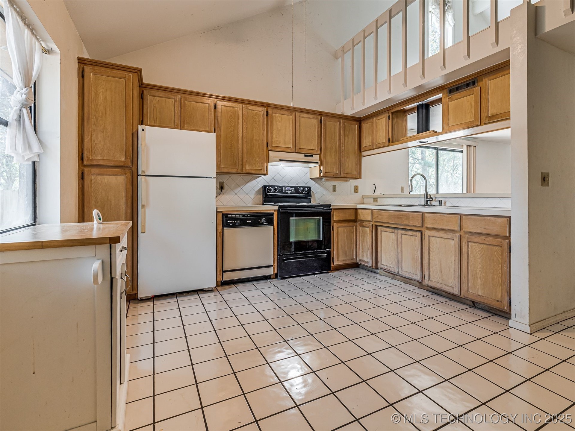 912 Summit Ridge Court Property Photo 16