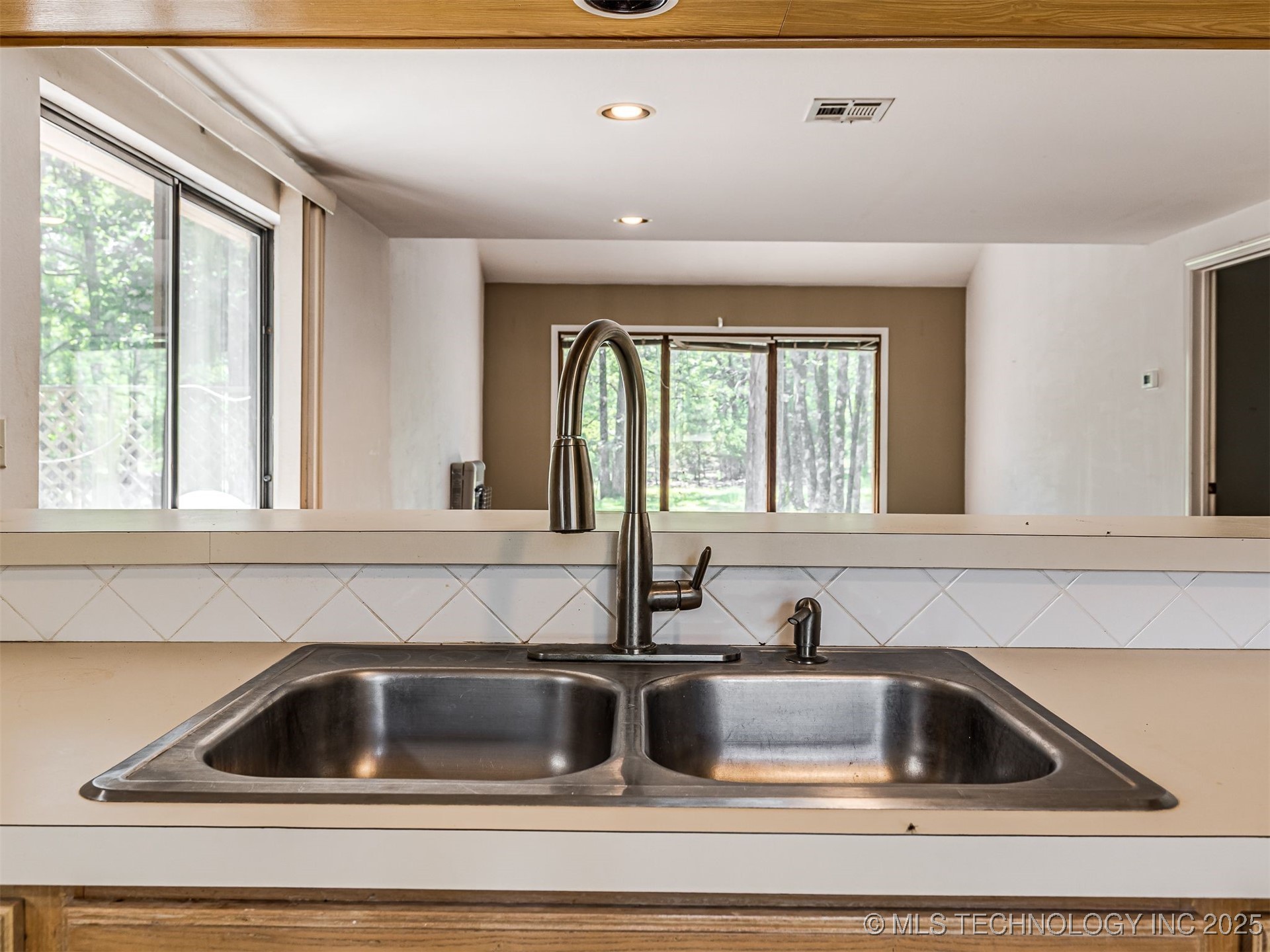 912 Summit Ridge Court Property Photo 19