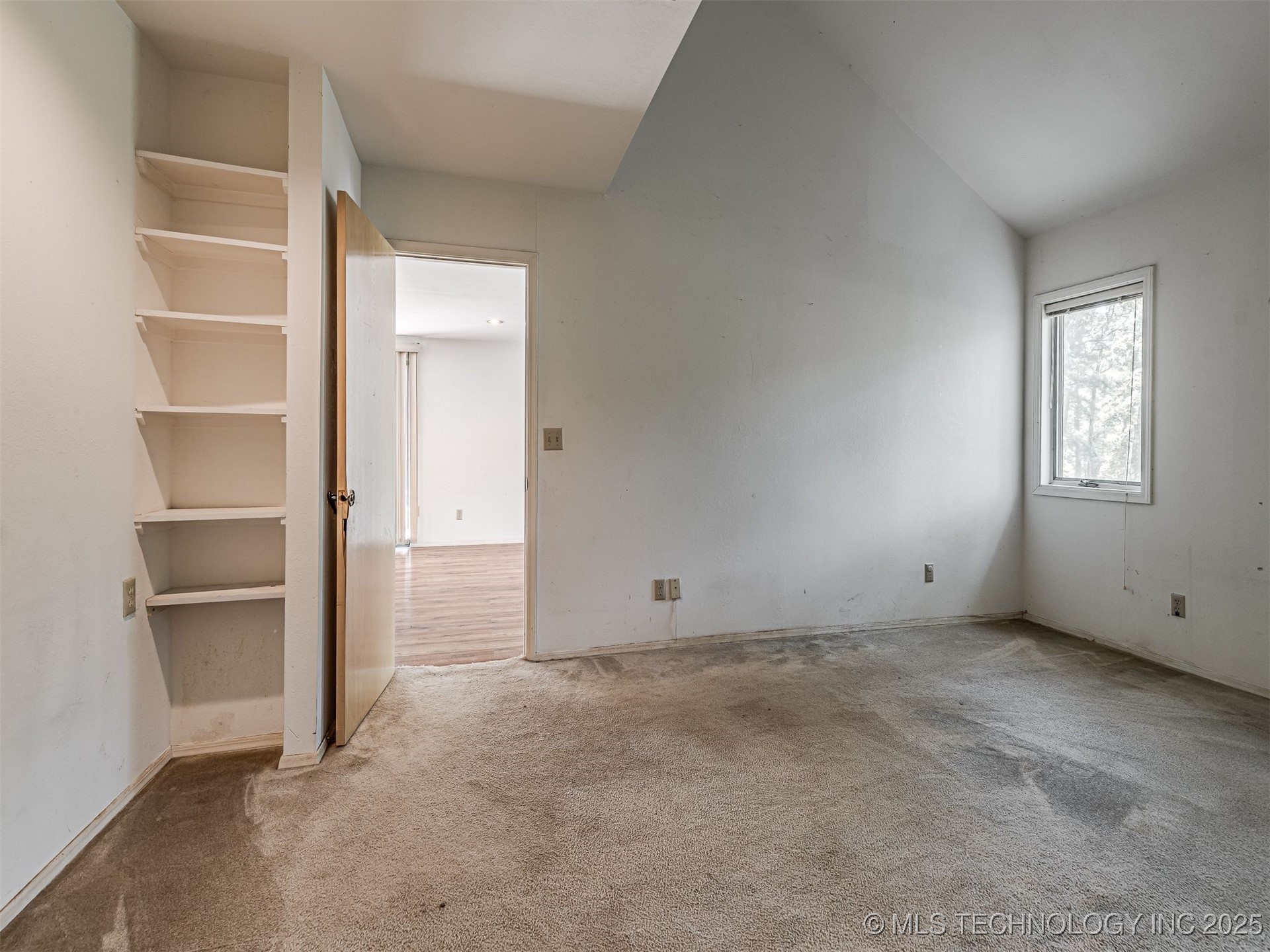 912 Summit Ridge Court Property Photo 21