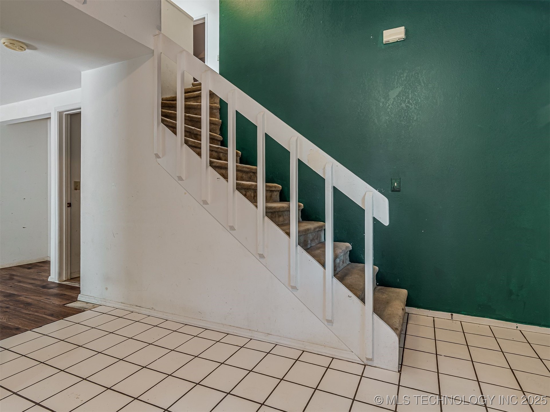 912 Summit Ridge Court Property Photo 25