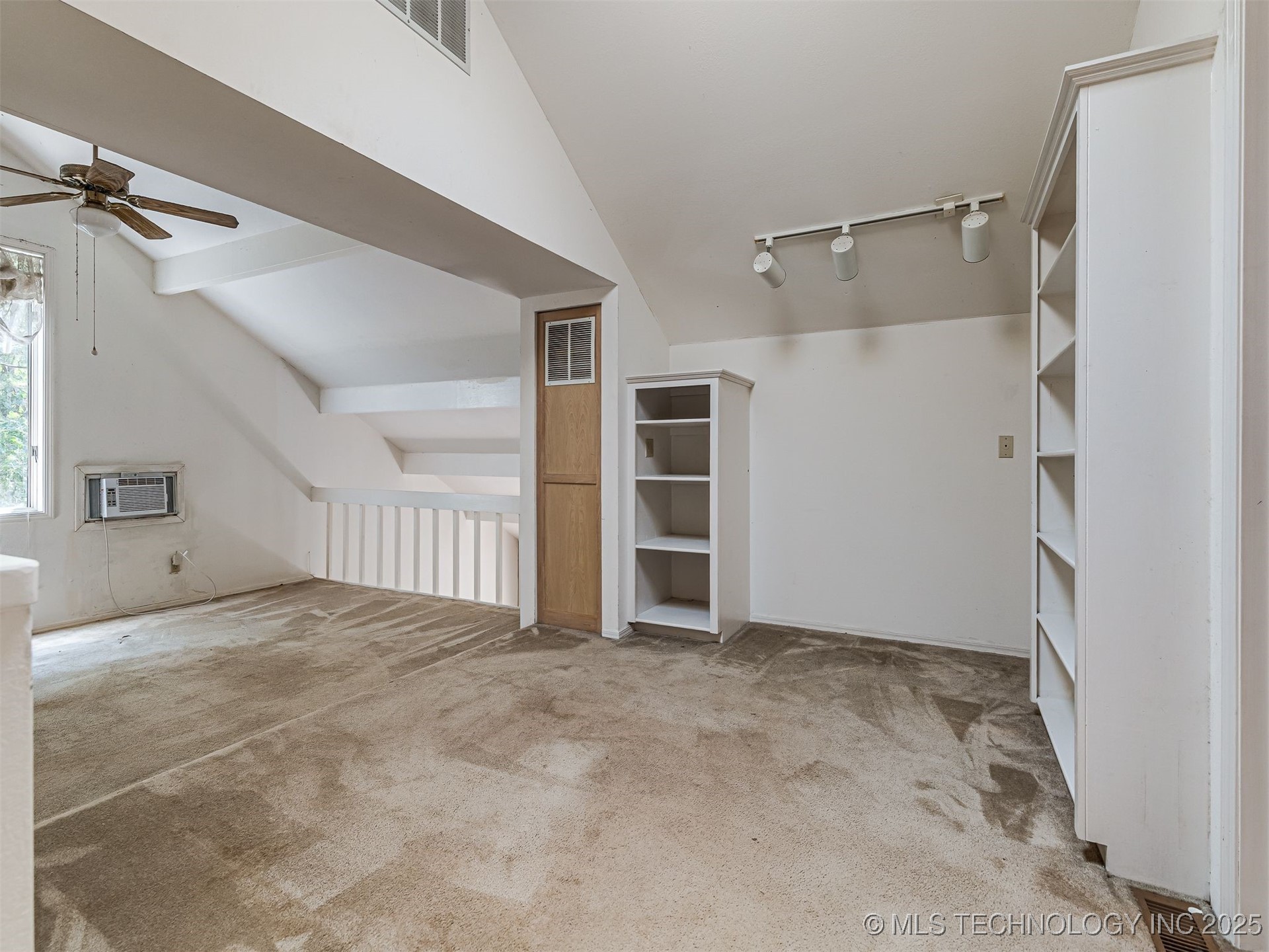 912 Summit Ridge Court Property Photo 26