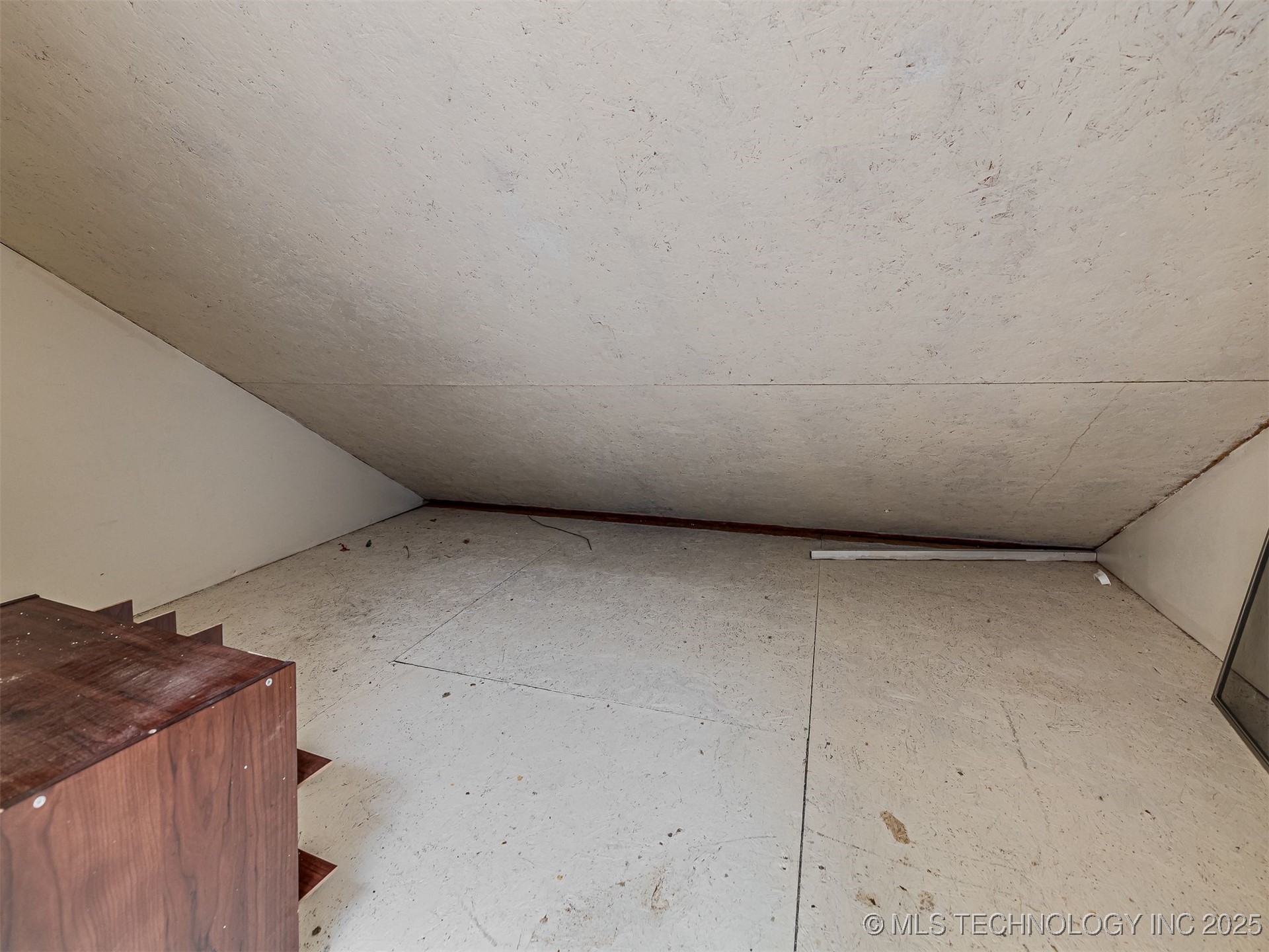 912 Summit Ridge Court Property Photo 34