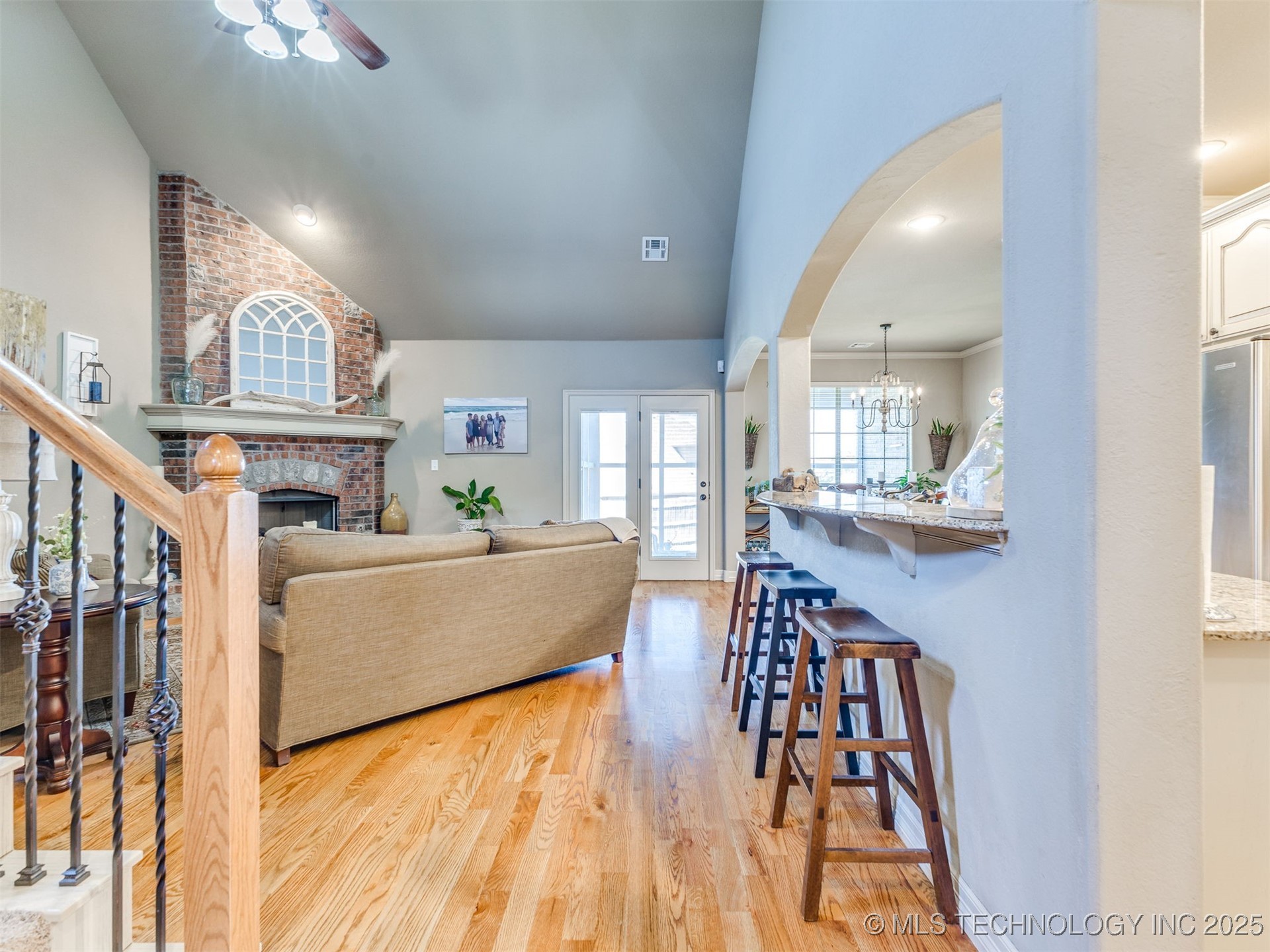 1004 W Elmira Street Property Photo 10