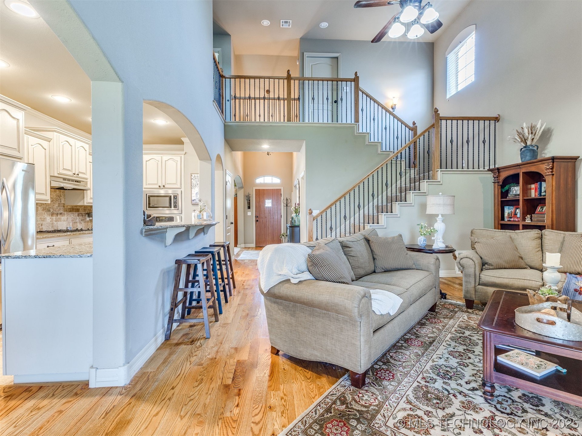 1004 W Elmira Street Property Photo 12