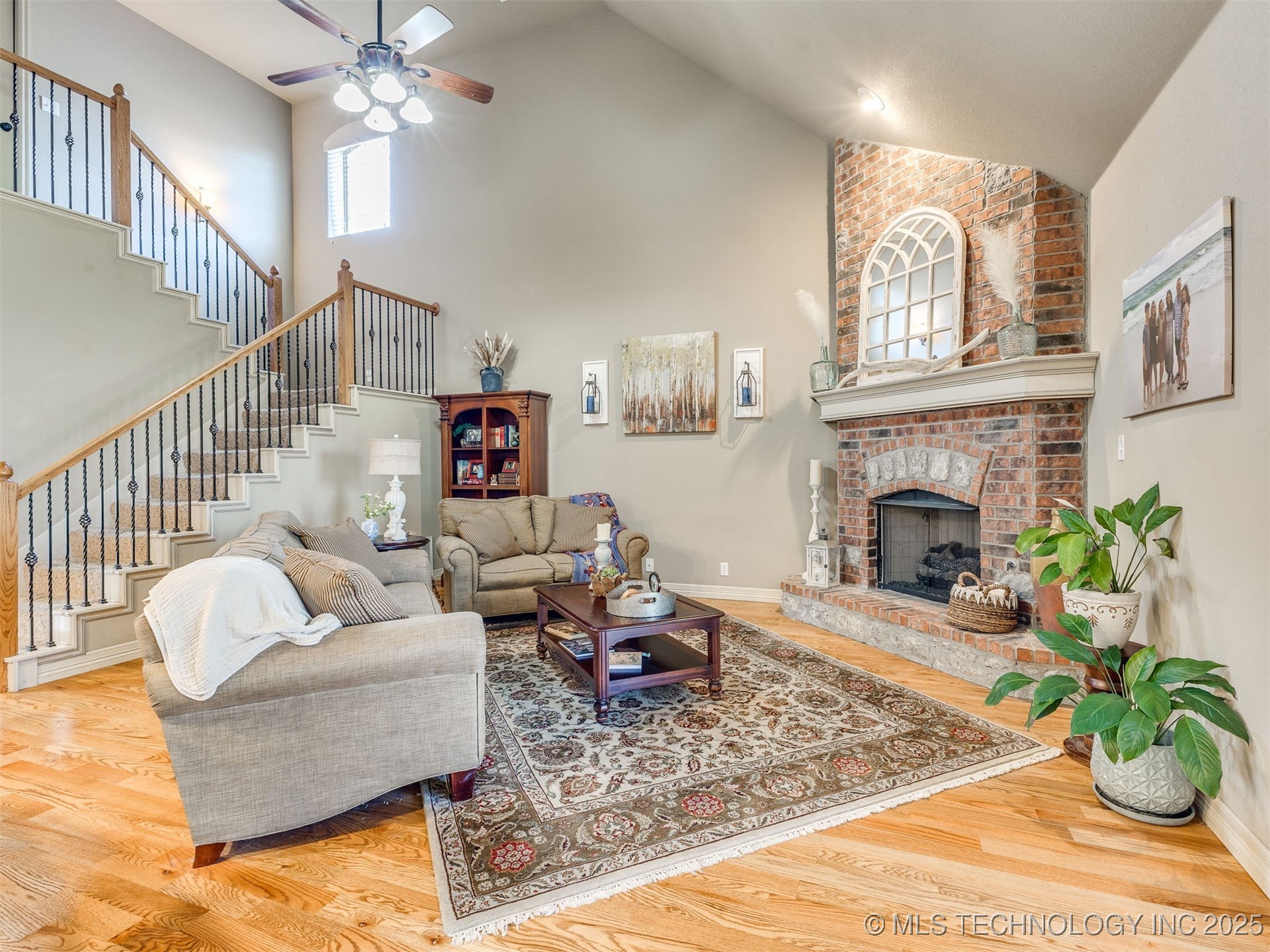 1004 W Elmira Street Property Photo 14