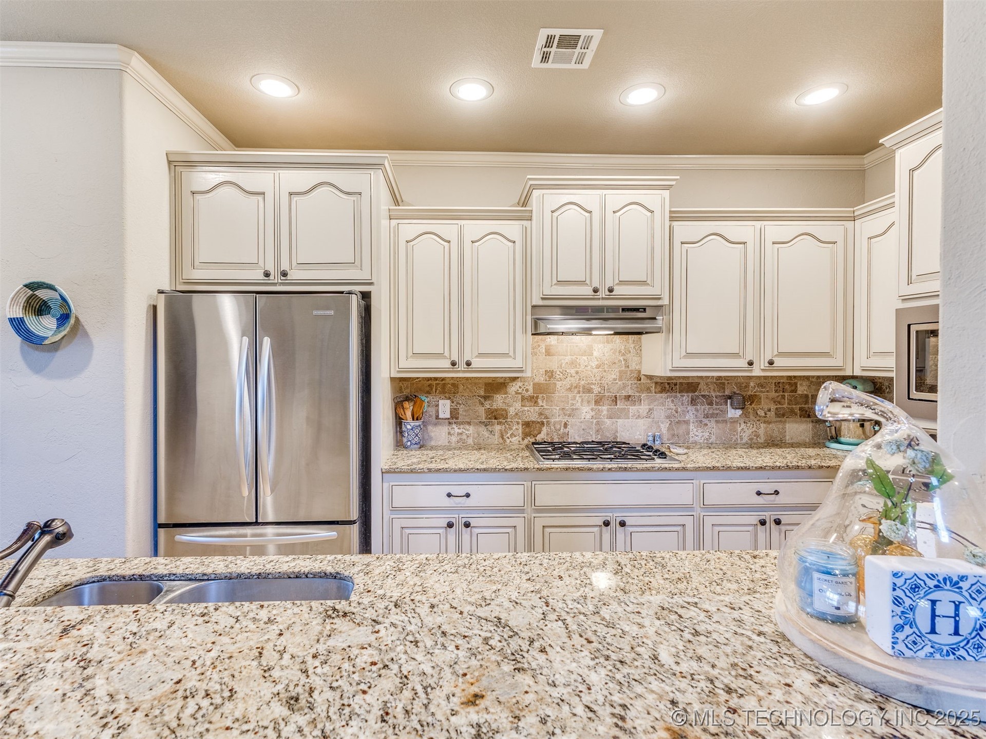 1004 W Elmira Street Property Photo 17