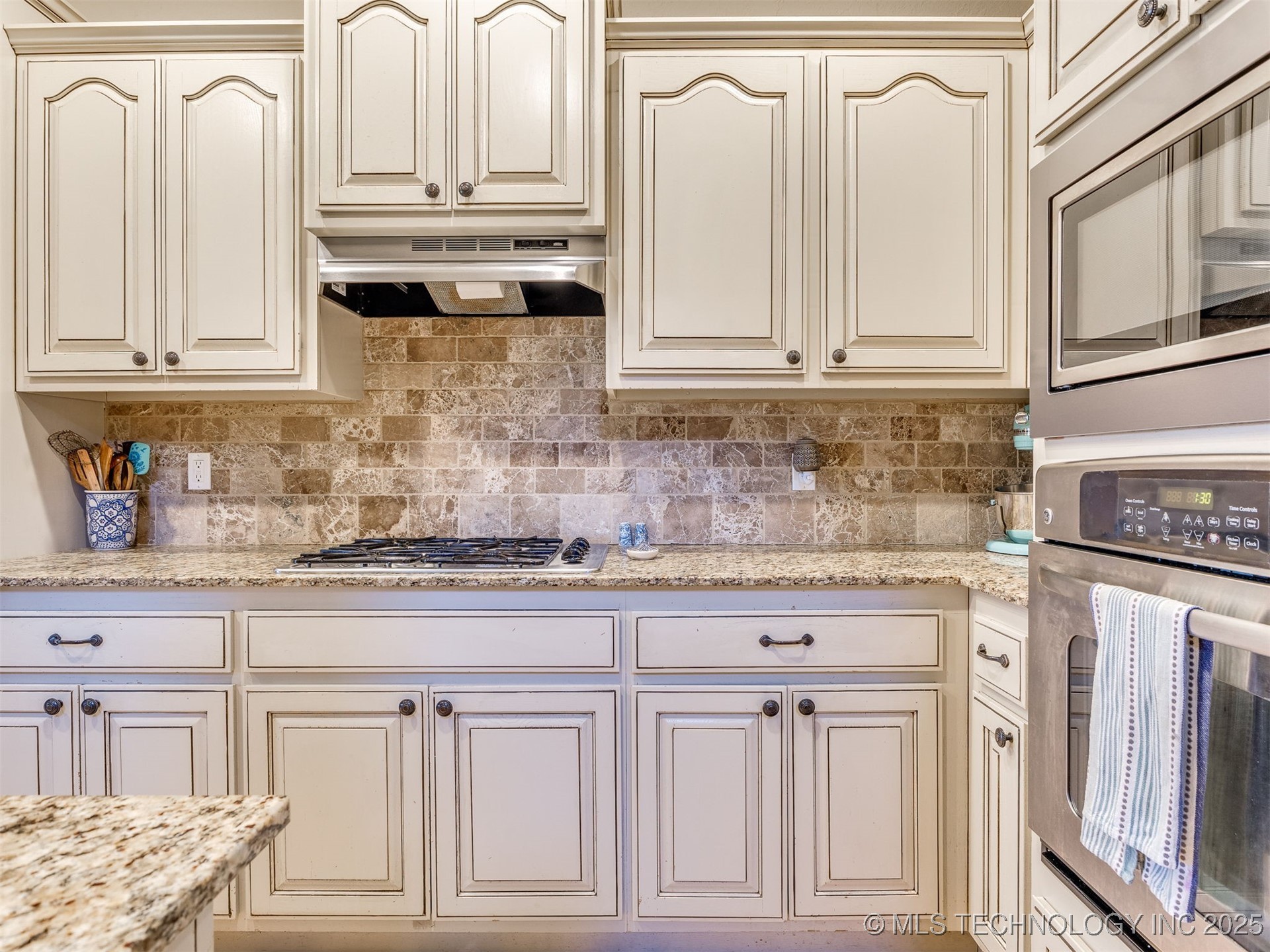 1004 W Elmira Street Property Photo 21