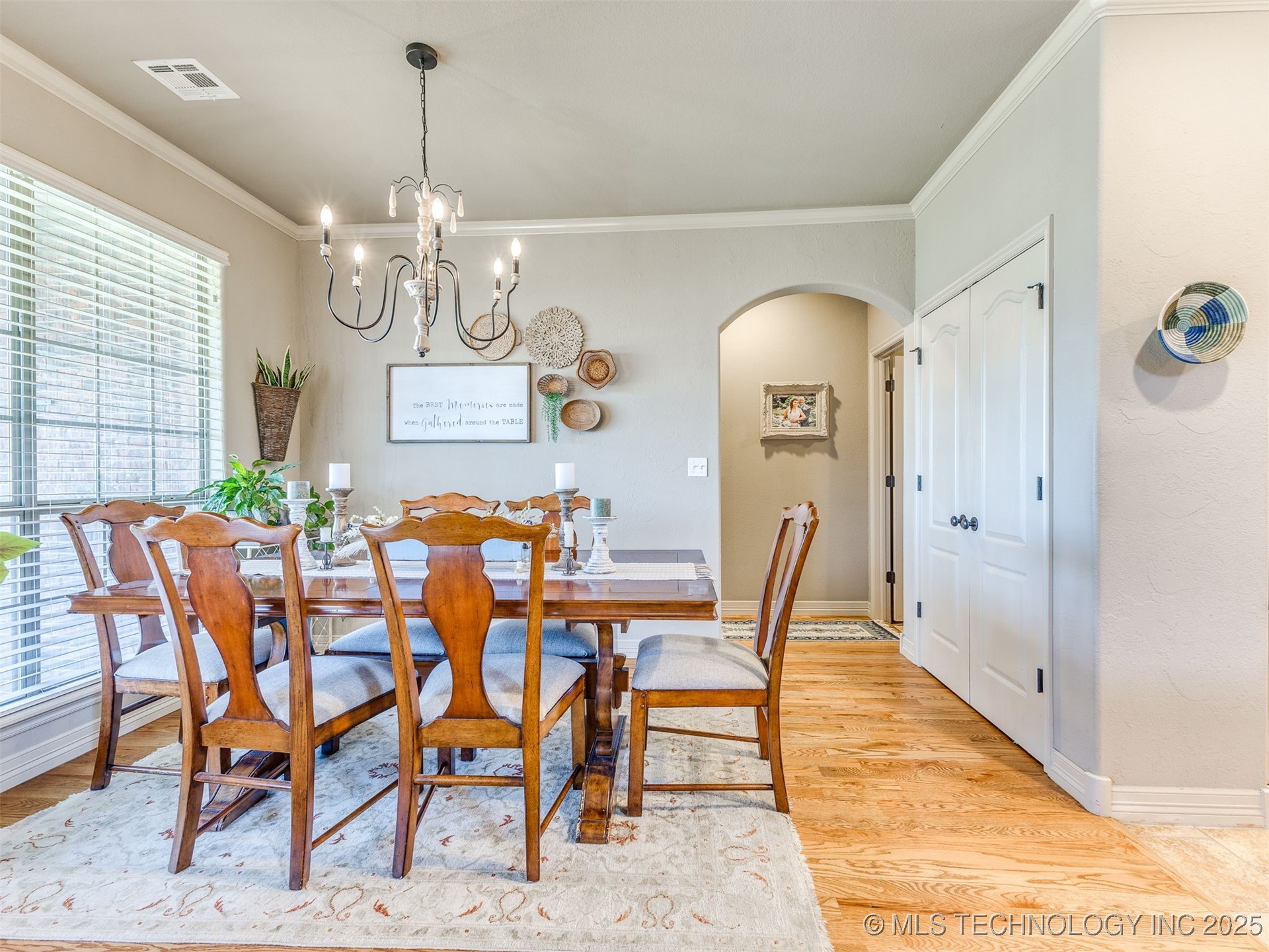 1004 W Elmira Street Property Photo 23