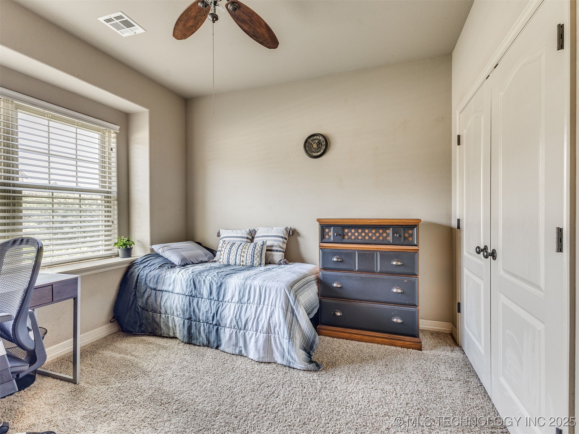 1004 W Elmira Street Property Photo 25