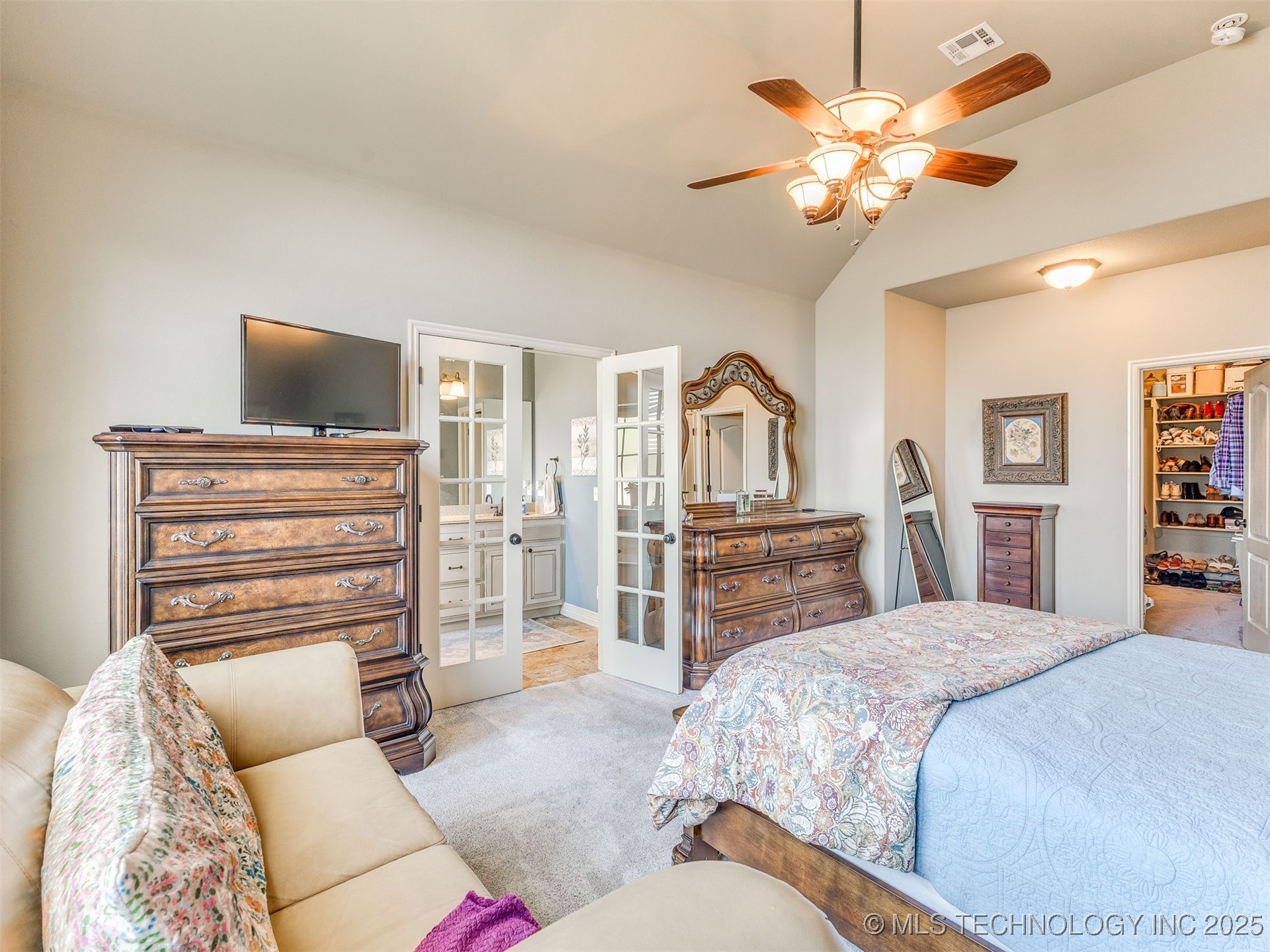 1004 W Elmira Street Property Photo 29