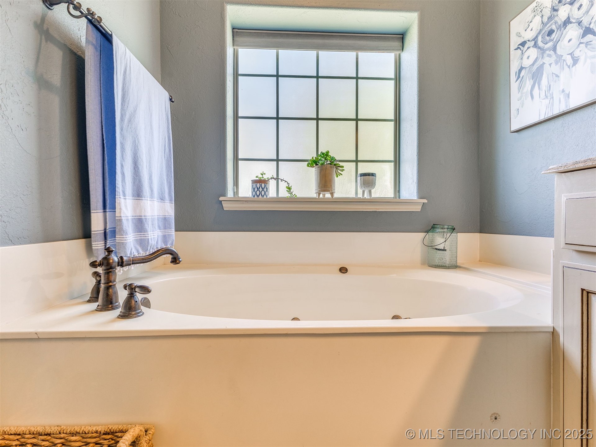 1004 W Elmira Street Property Photo 32