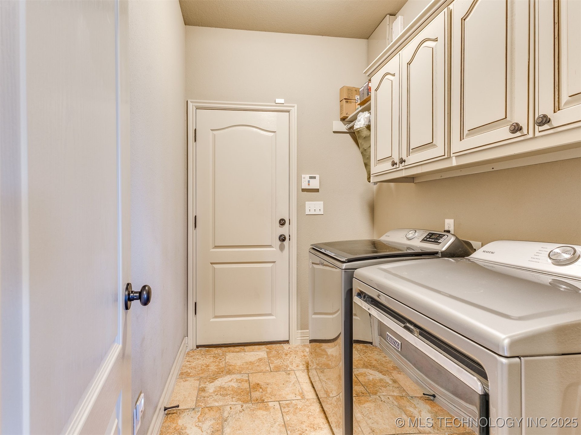 1004 W Elmira Street Property Photo 35