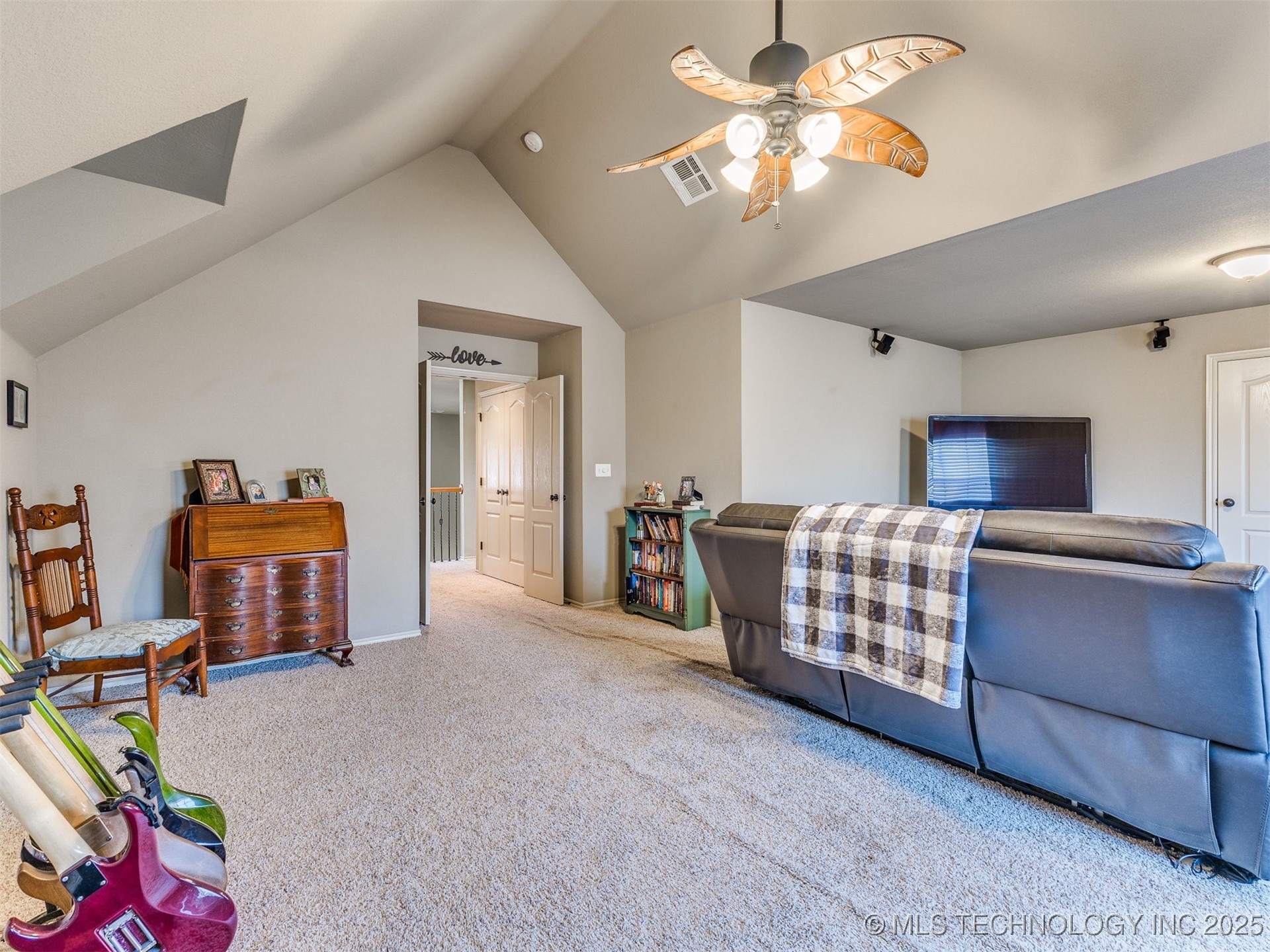 1004 W Elmira Street Property Photo 43