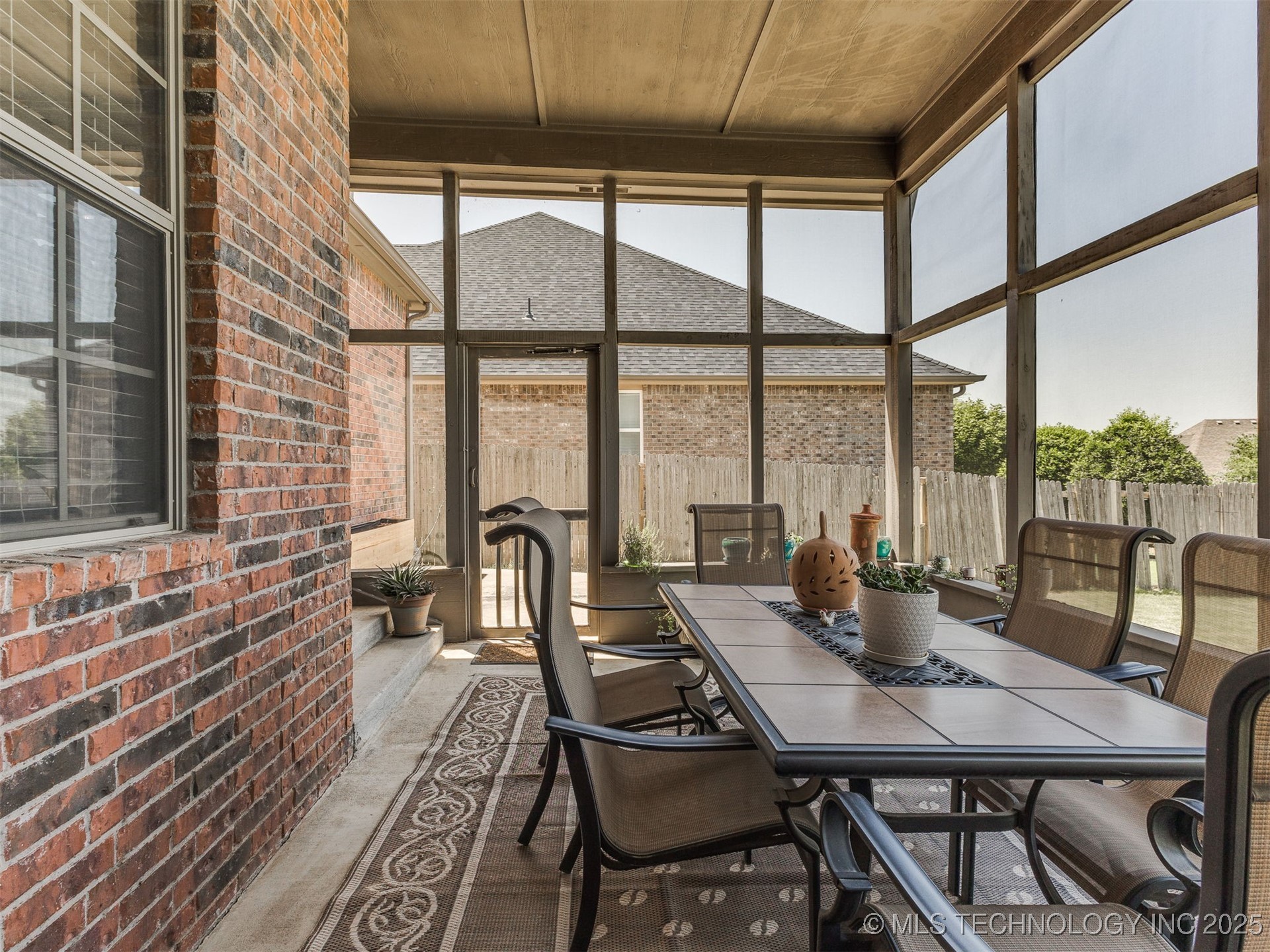 1004 W Elmira Street Property Photo 46