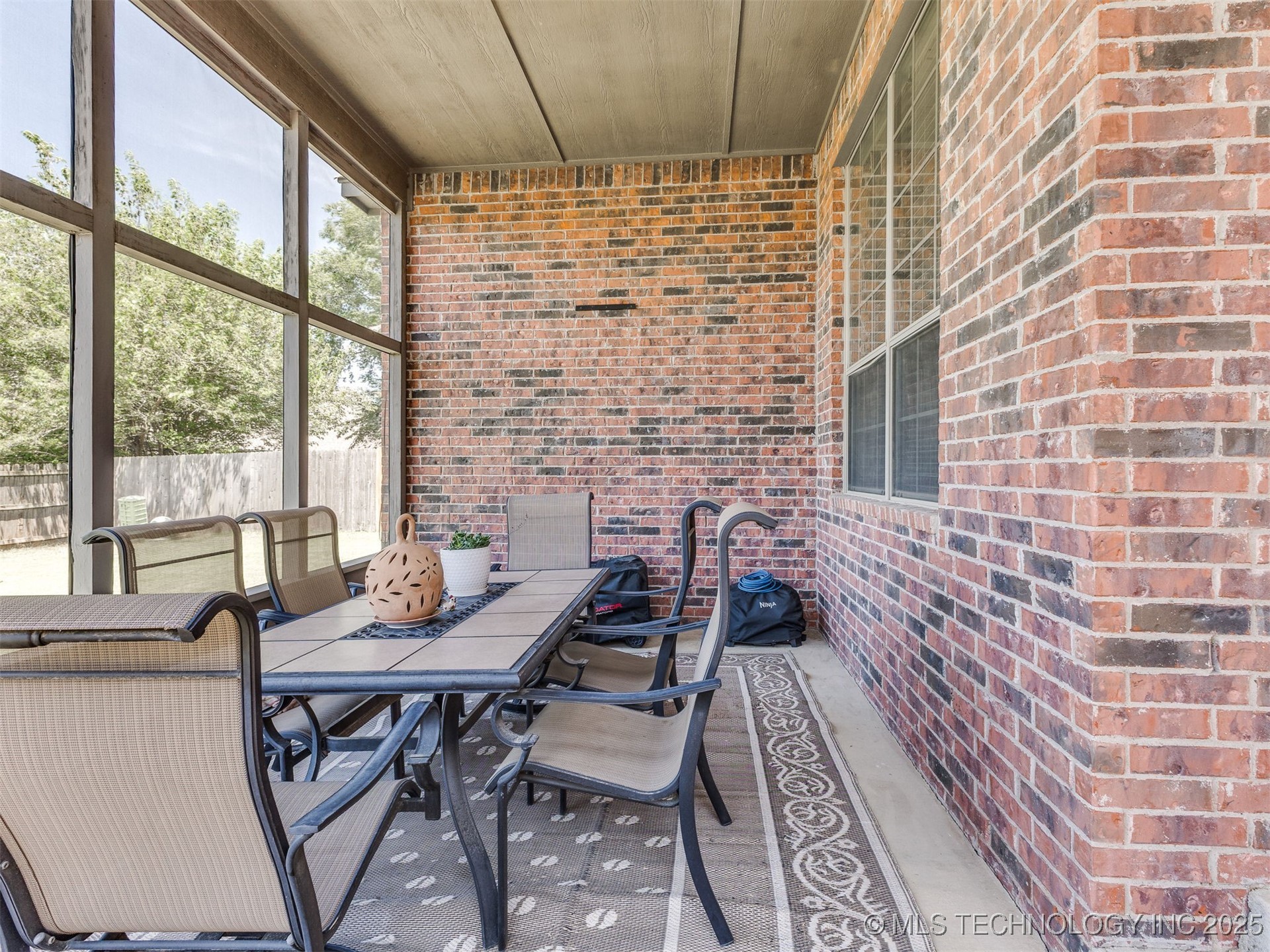 1004 W Elmira Street Property Photo 47