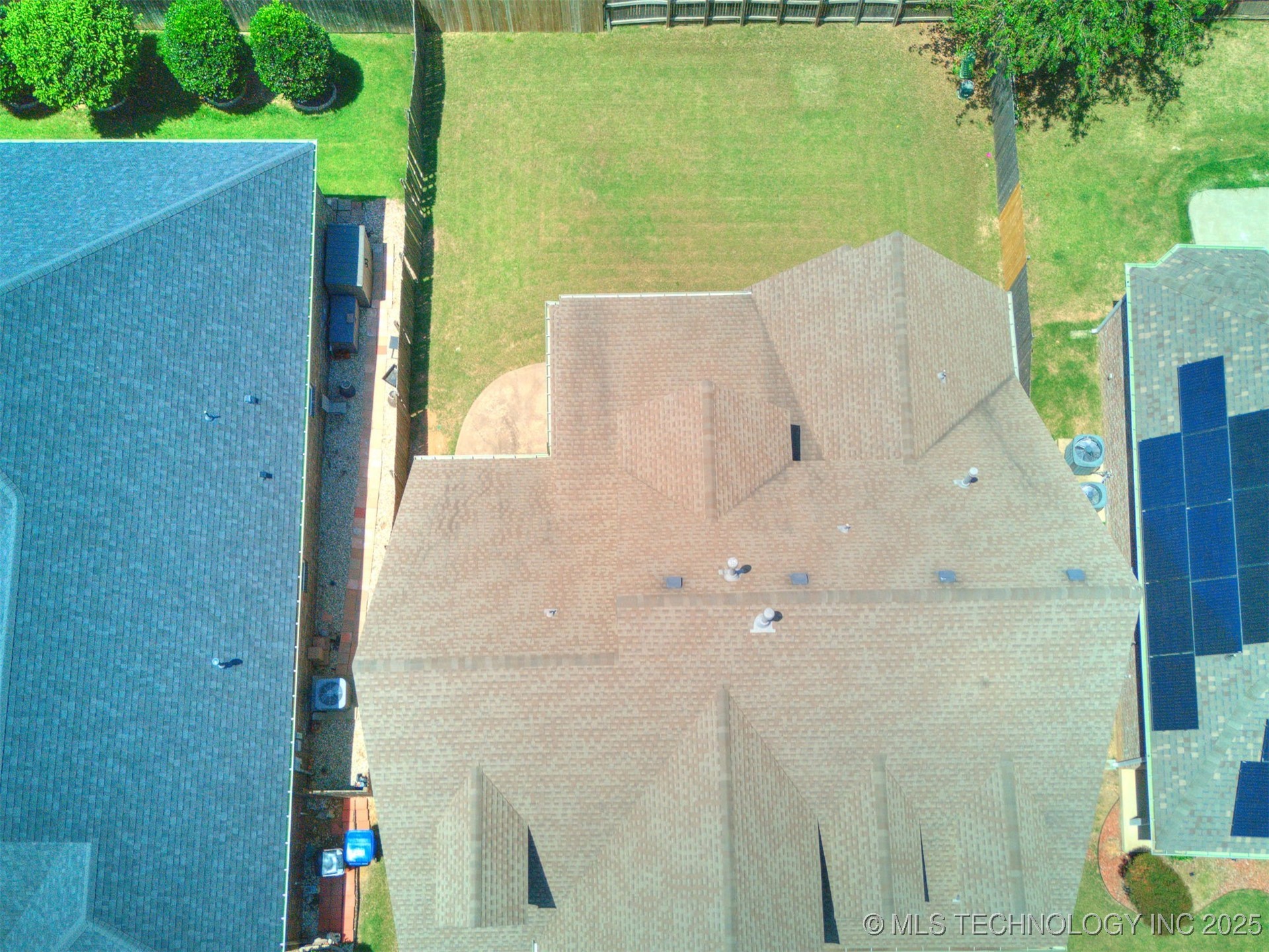 1004 W Elmira Street Property Photo 54