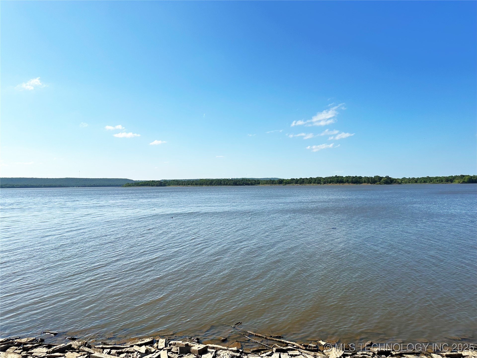 5381 Hilltop Property Photo 4