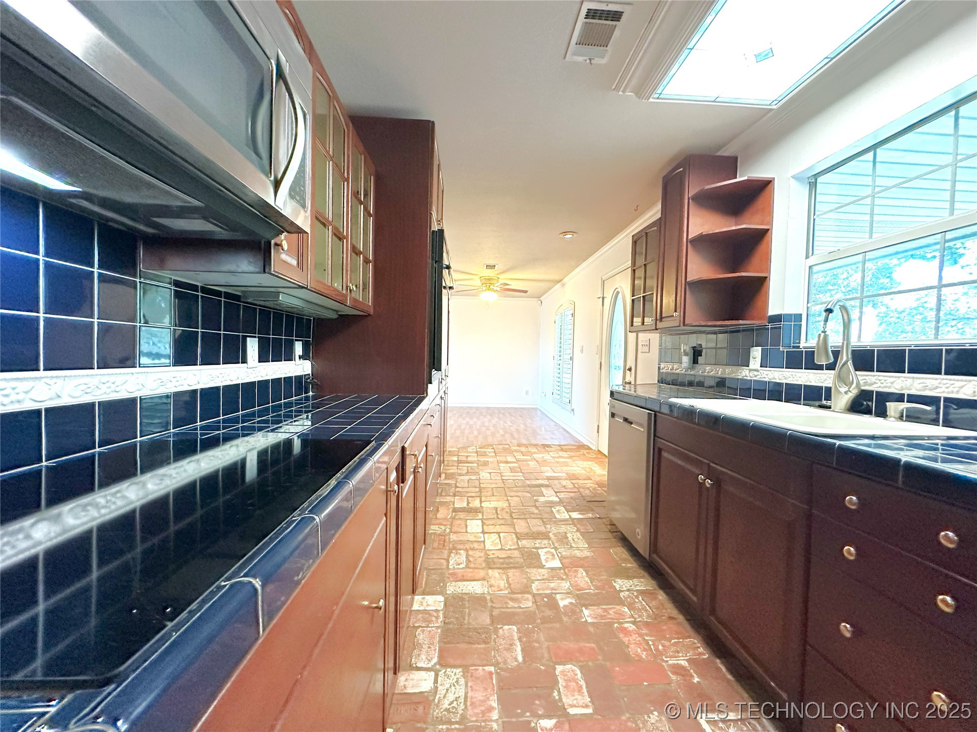 5381 Hilltop Property Photo 11