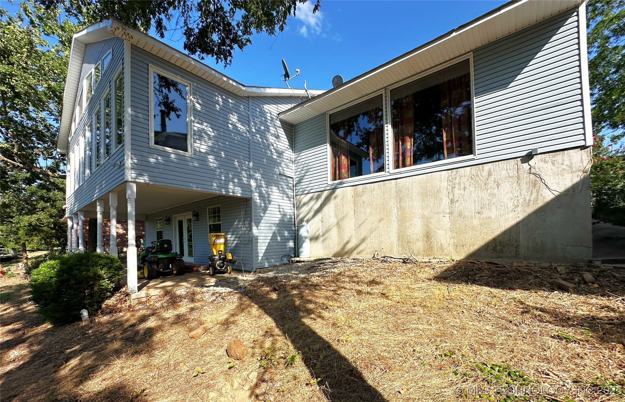 5381 Hilltop Property Photo 14