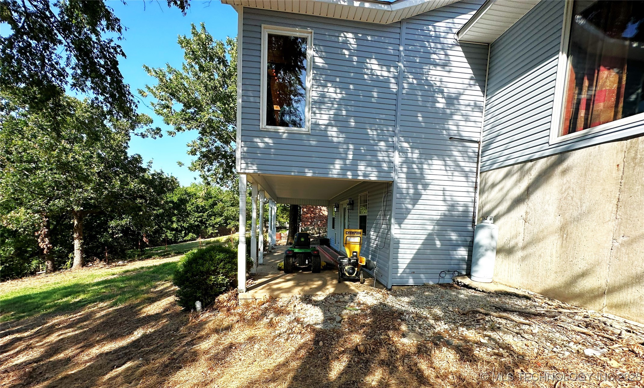 5381 Hilltop Property Photo 15