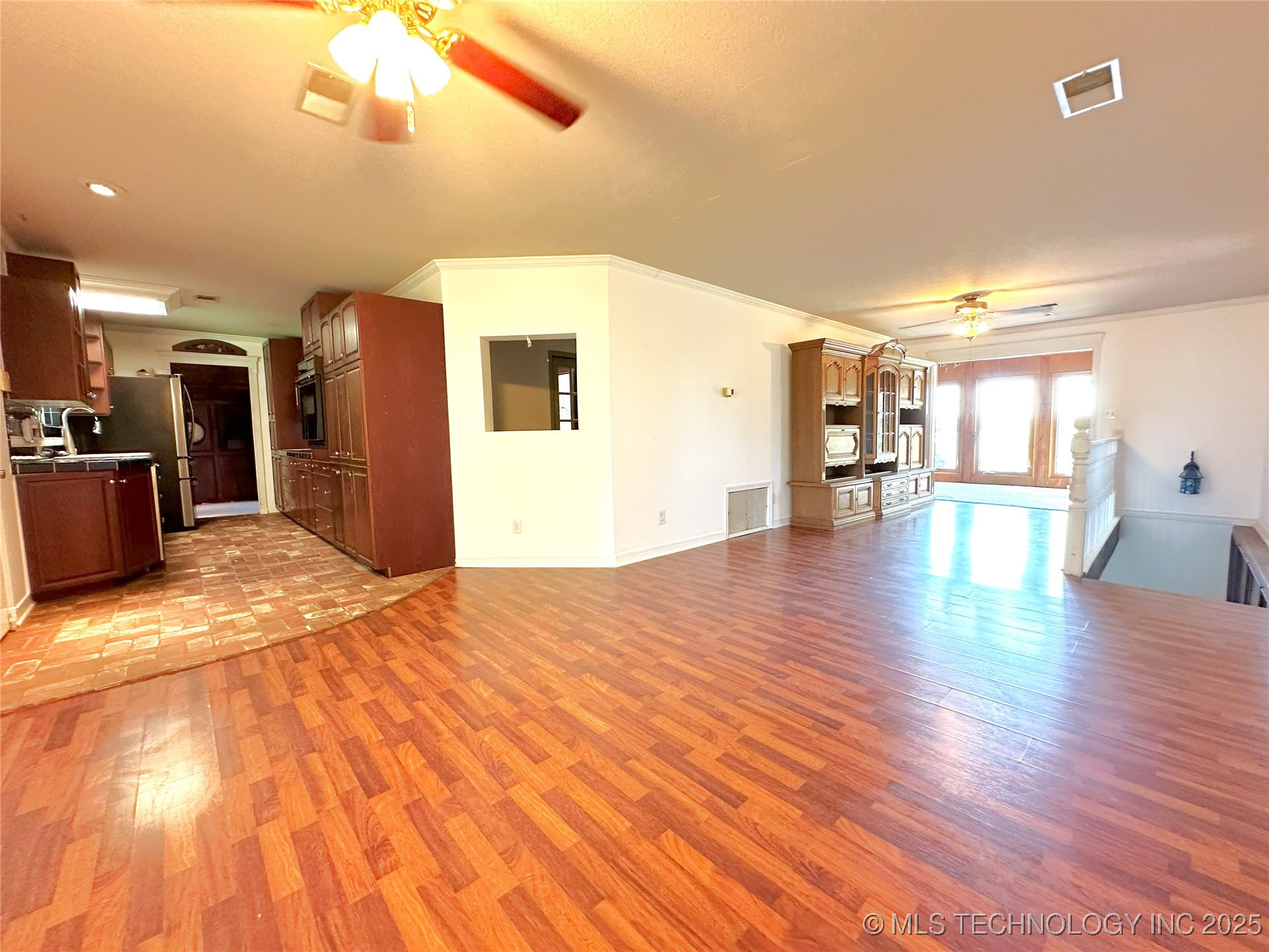 5381 Hilltop Property Photo 17