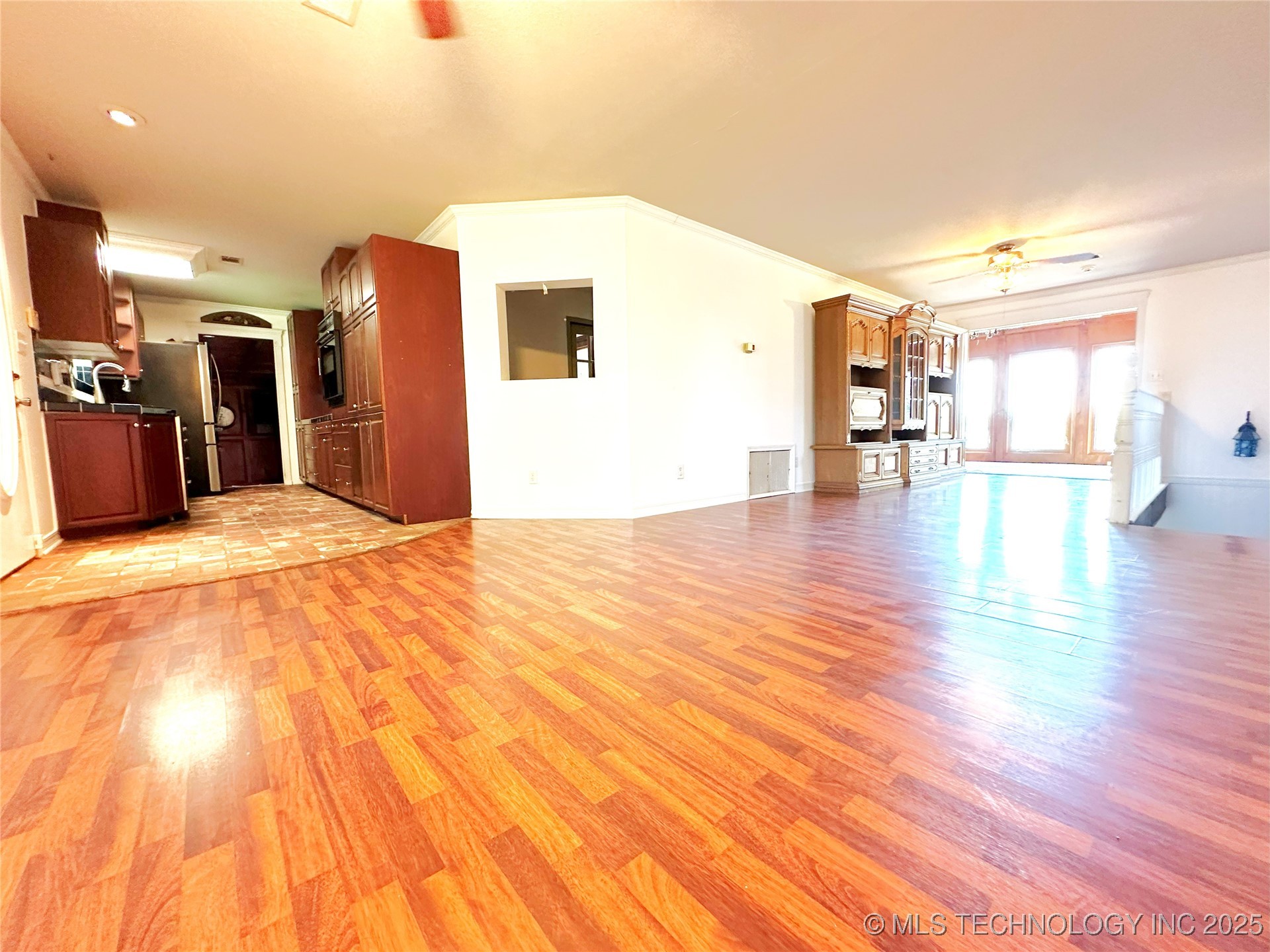 5381 Hilltop Property Photo 18