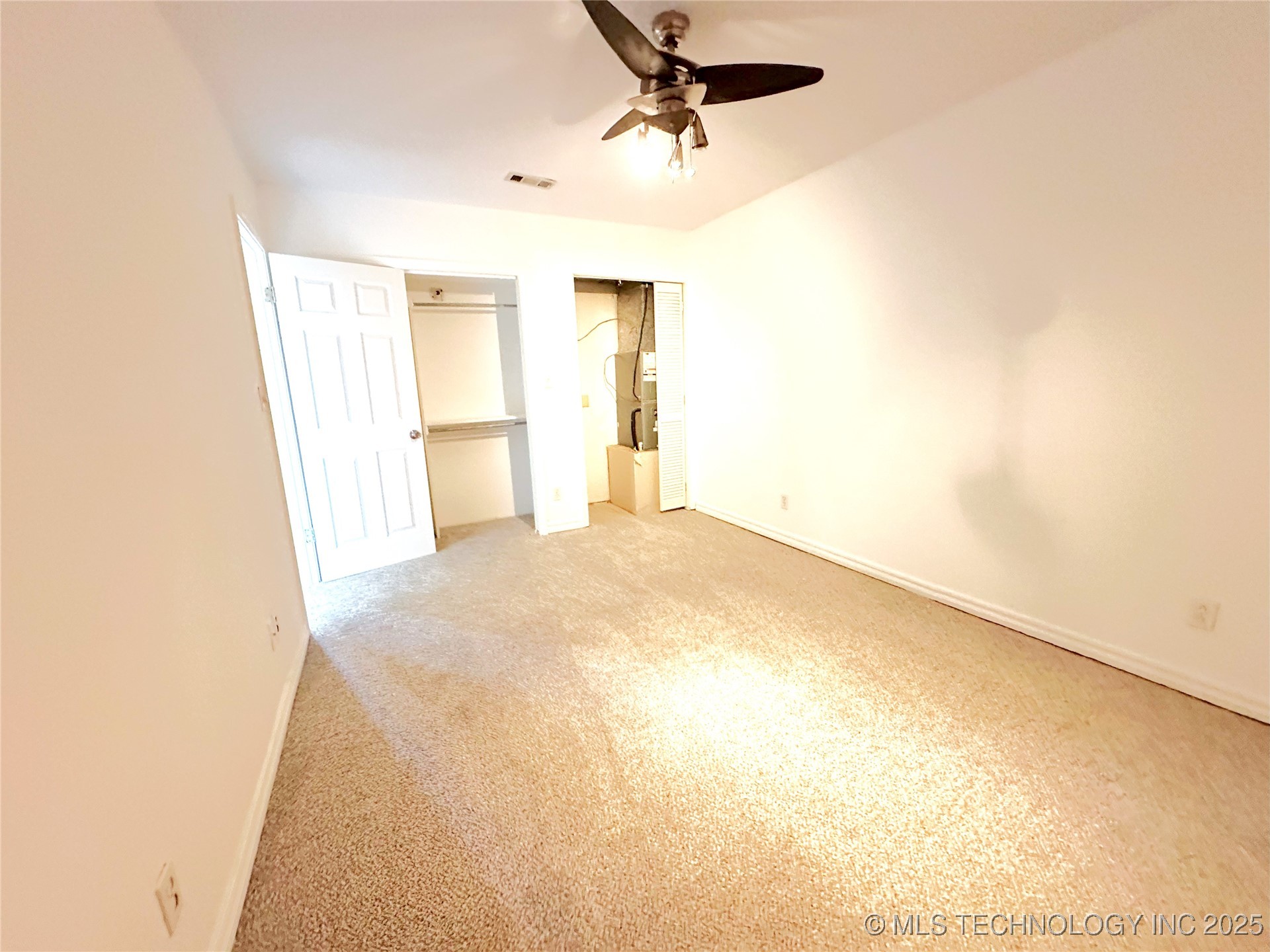 5381 Hilltop Property Photo 35