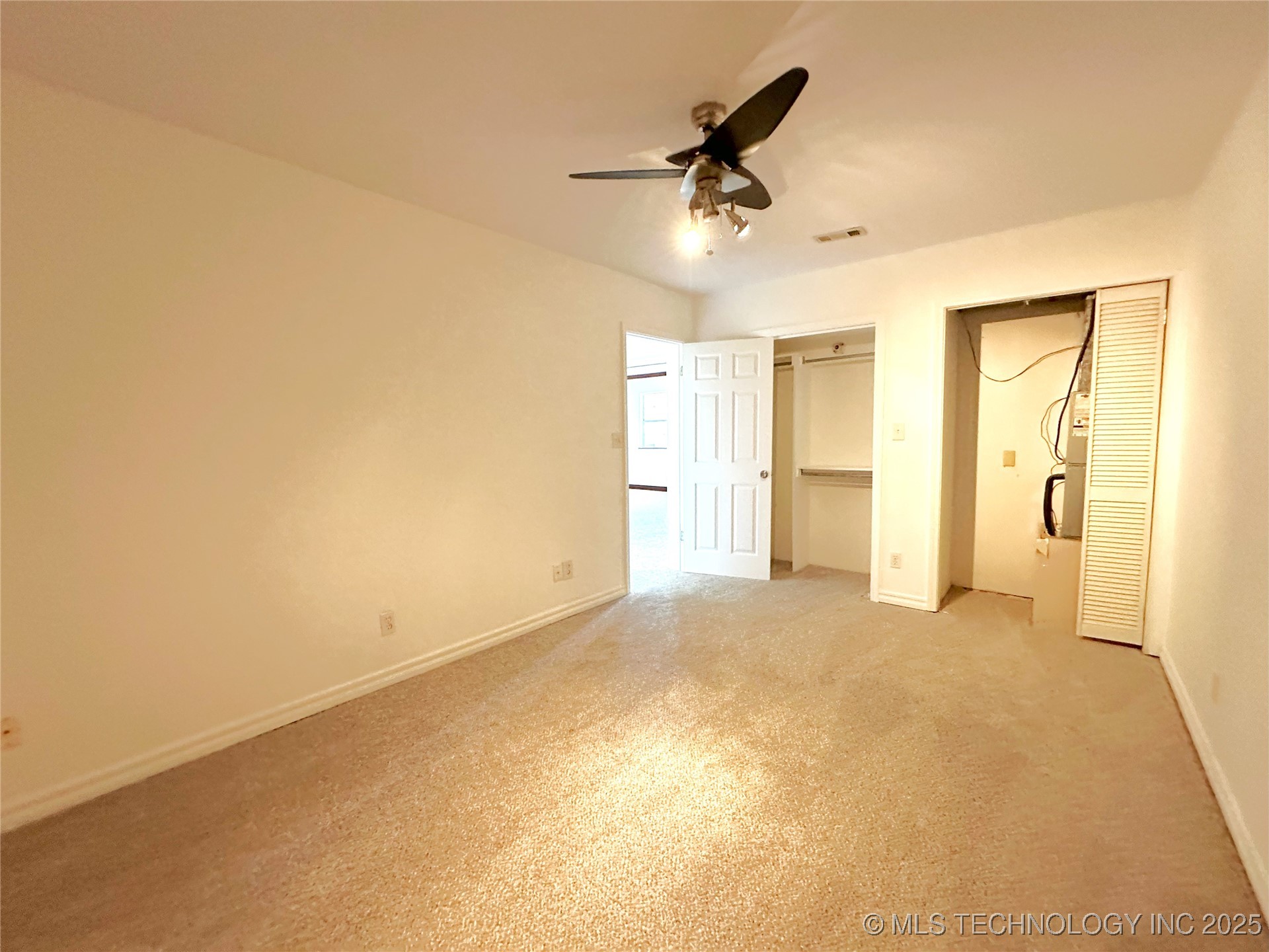 5381 Hilltop Property Photo 36