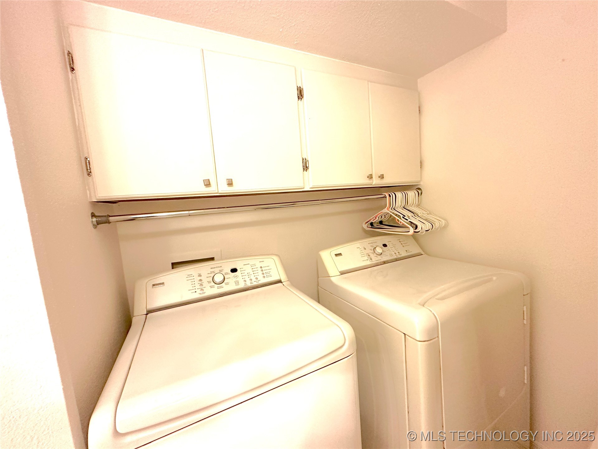 5381 Hilltop Property Photo 38