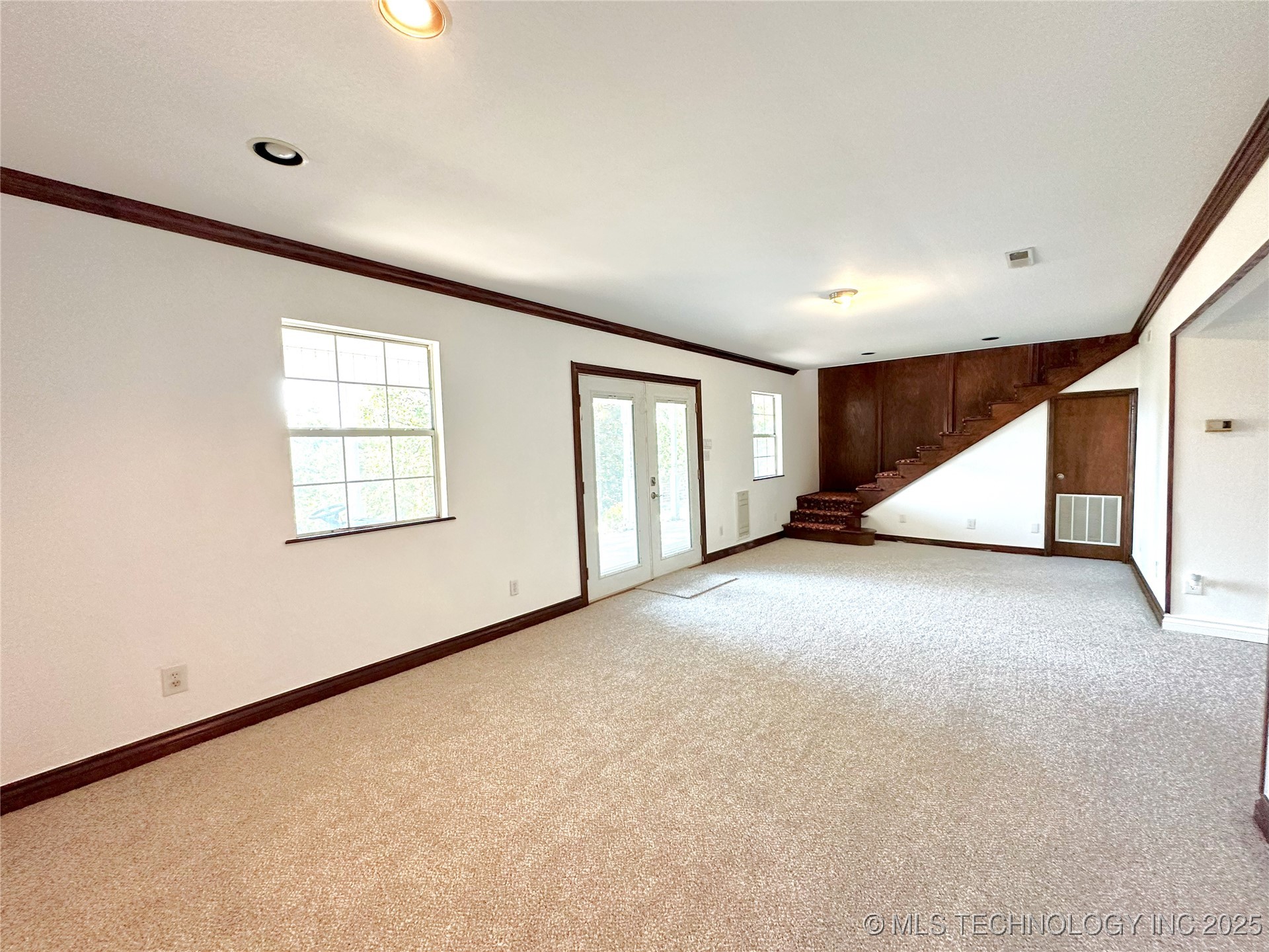 5381 Hilltop Property Photo 40