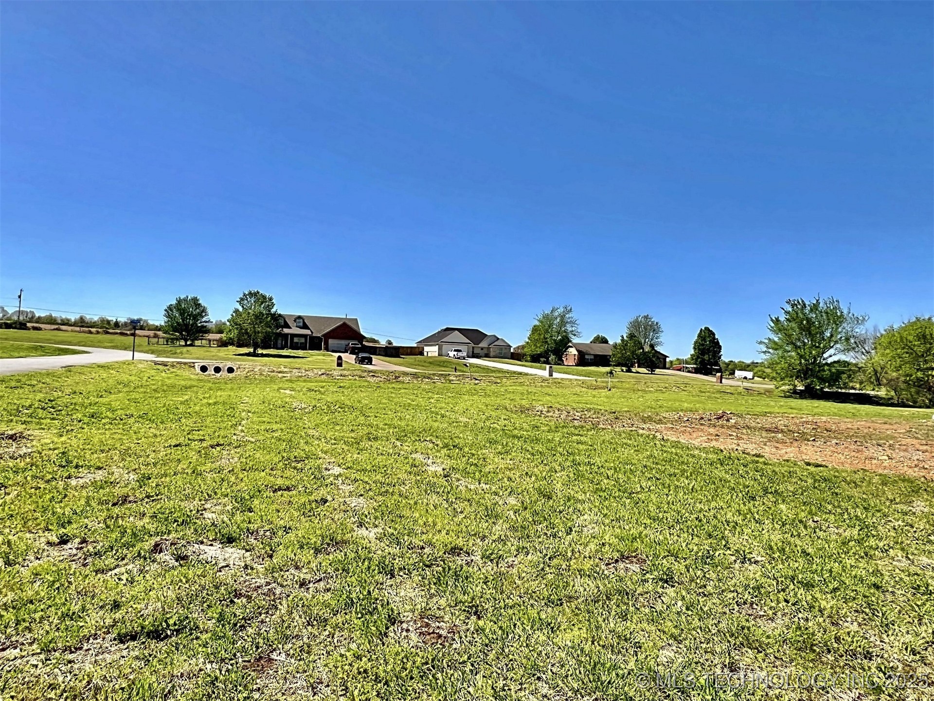 17540 W Tray Road Property Photo 4