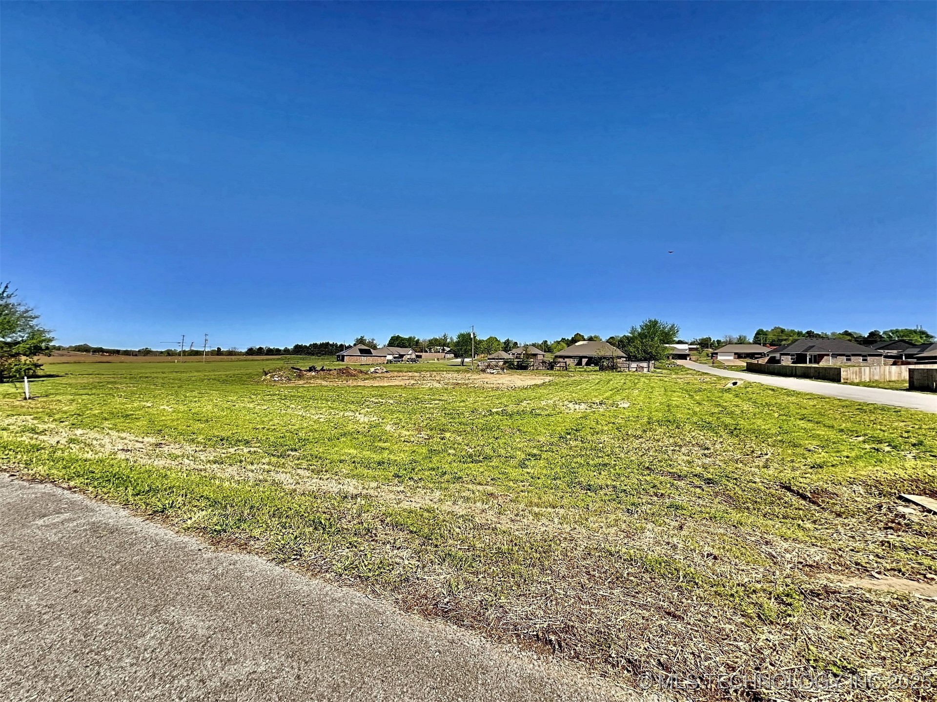 17540 W Tray Road Property Photo 5