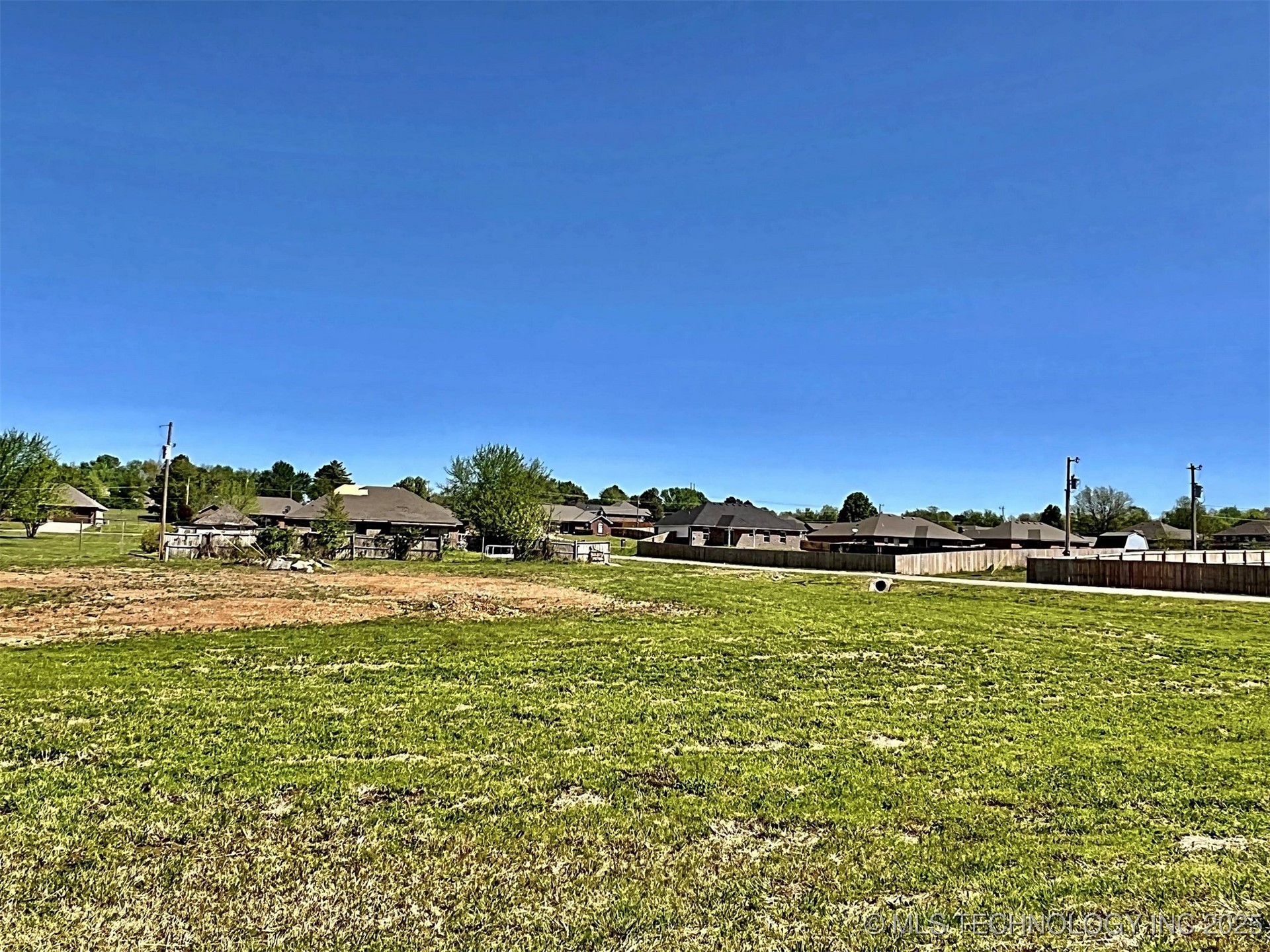 17540 W Tray Road Property Photo 6