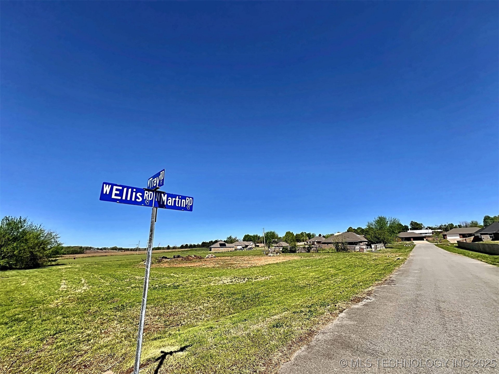 17540 W Tray Road Property Photo 7