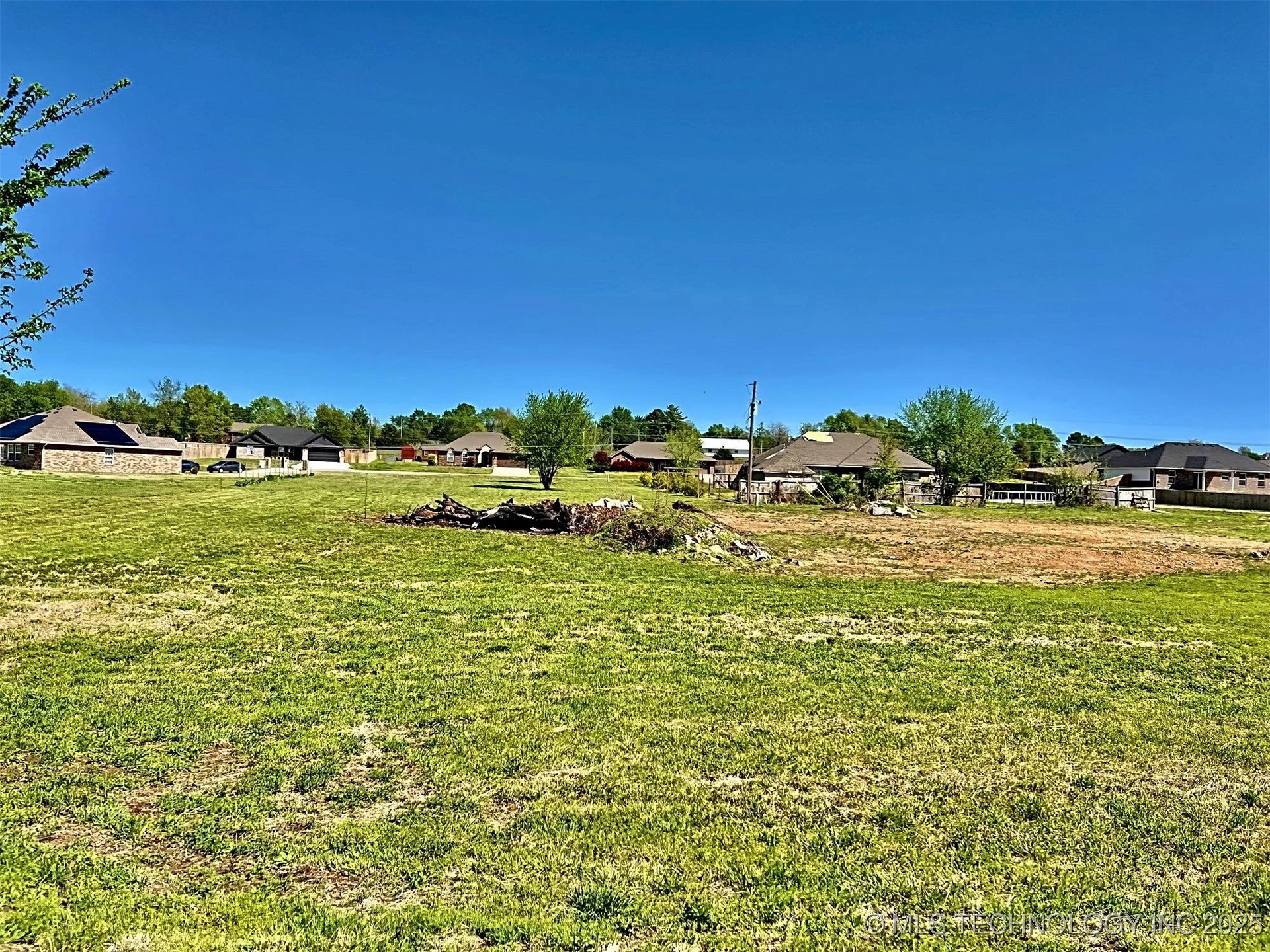 17530 W Tray Road Property Photo 2