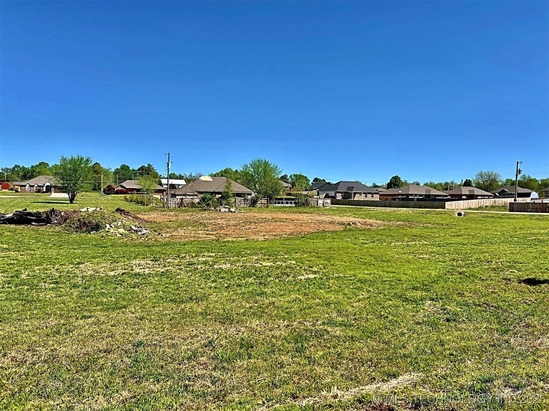 17530 W Tray Road Property Photo 5