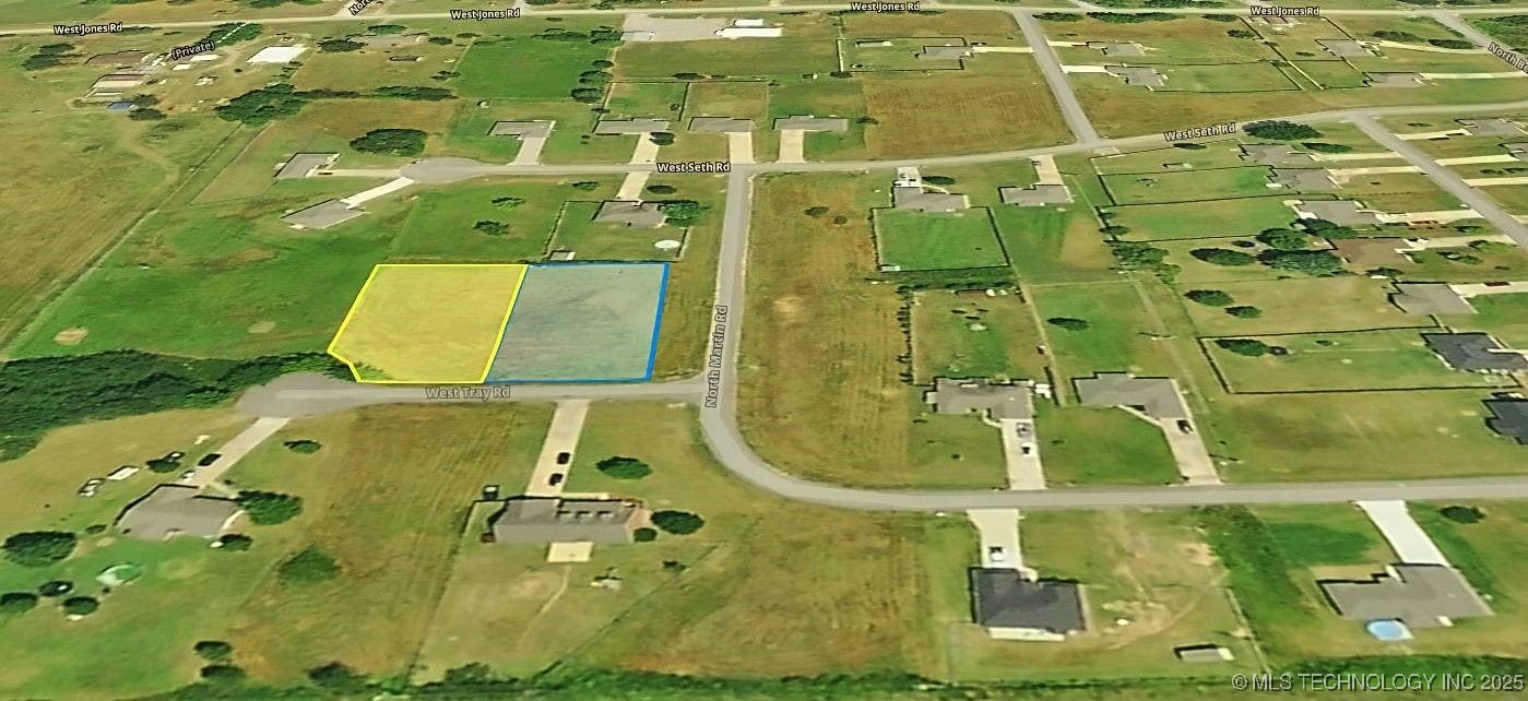 17530 W Tray Road Property Photo 8