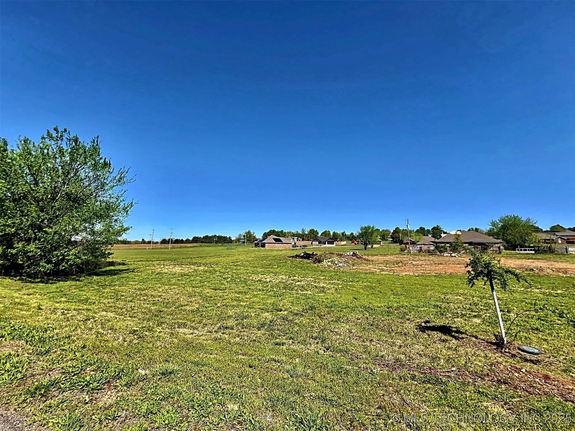 17530 W Tray Road Property Photo 9