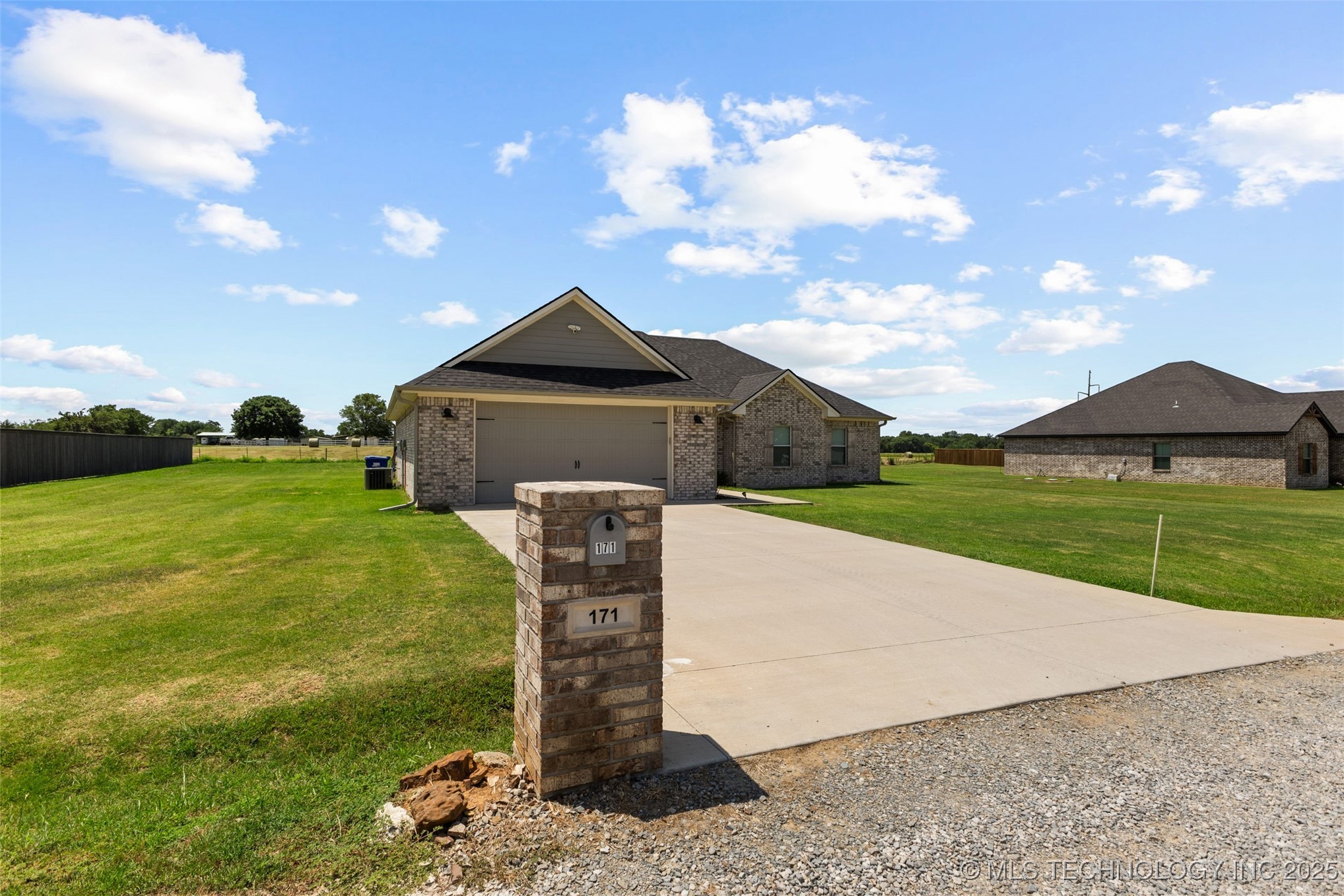 171 Bull Run Property Photo 2