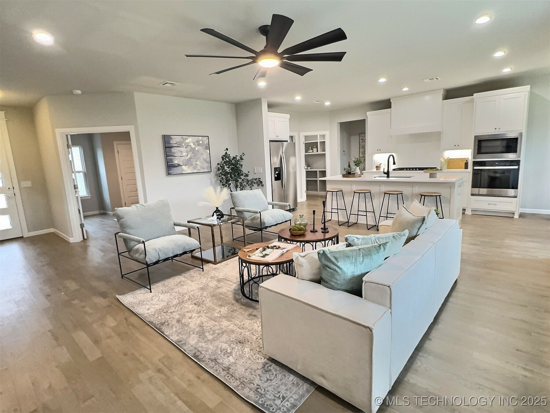 2919 S 8th Street Property Photo 3