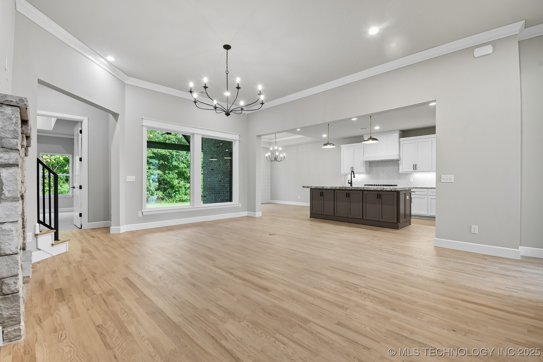 7119 S Tamarack Avenue Property Photo 20