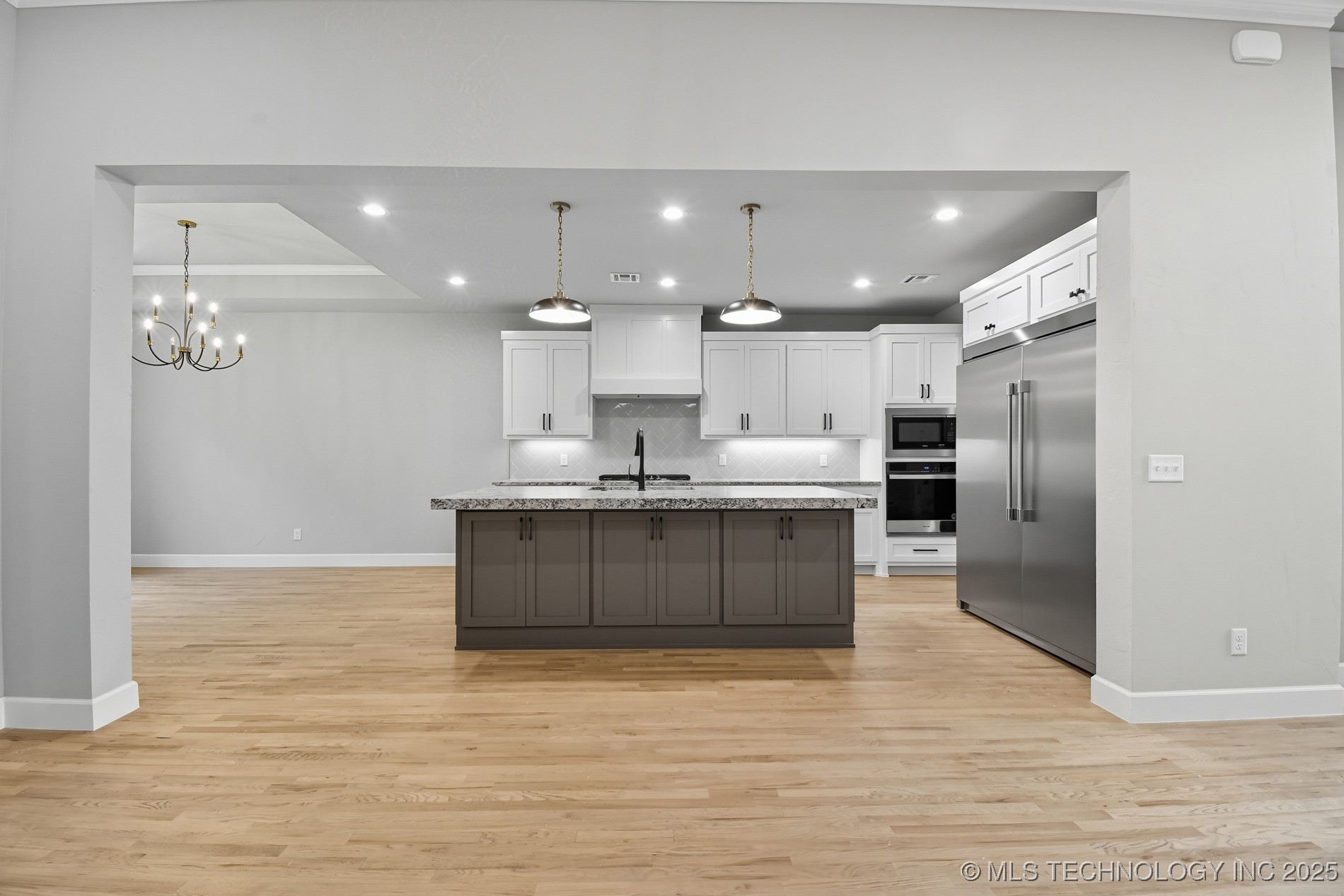 7119 S Tamarack Avenue Property Photo 21