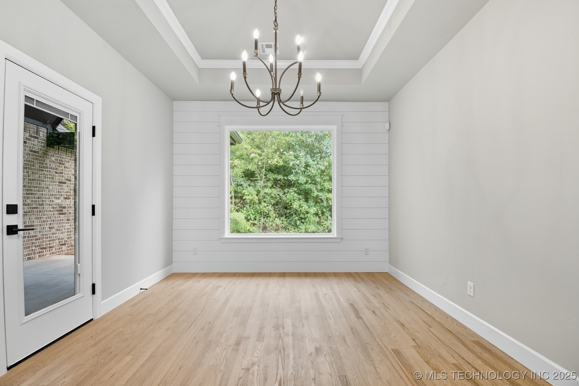 7119 S Tamarack Avenue Property Photo 23