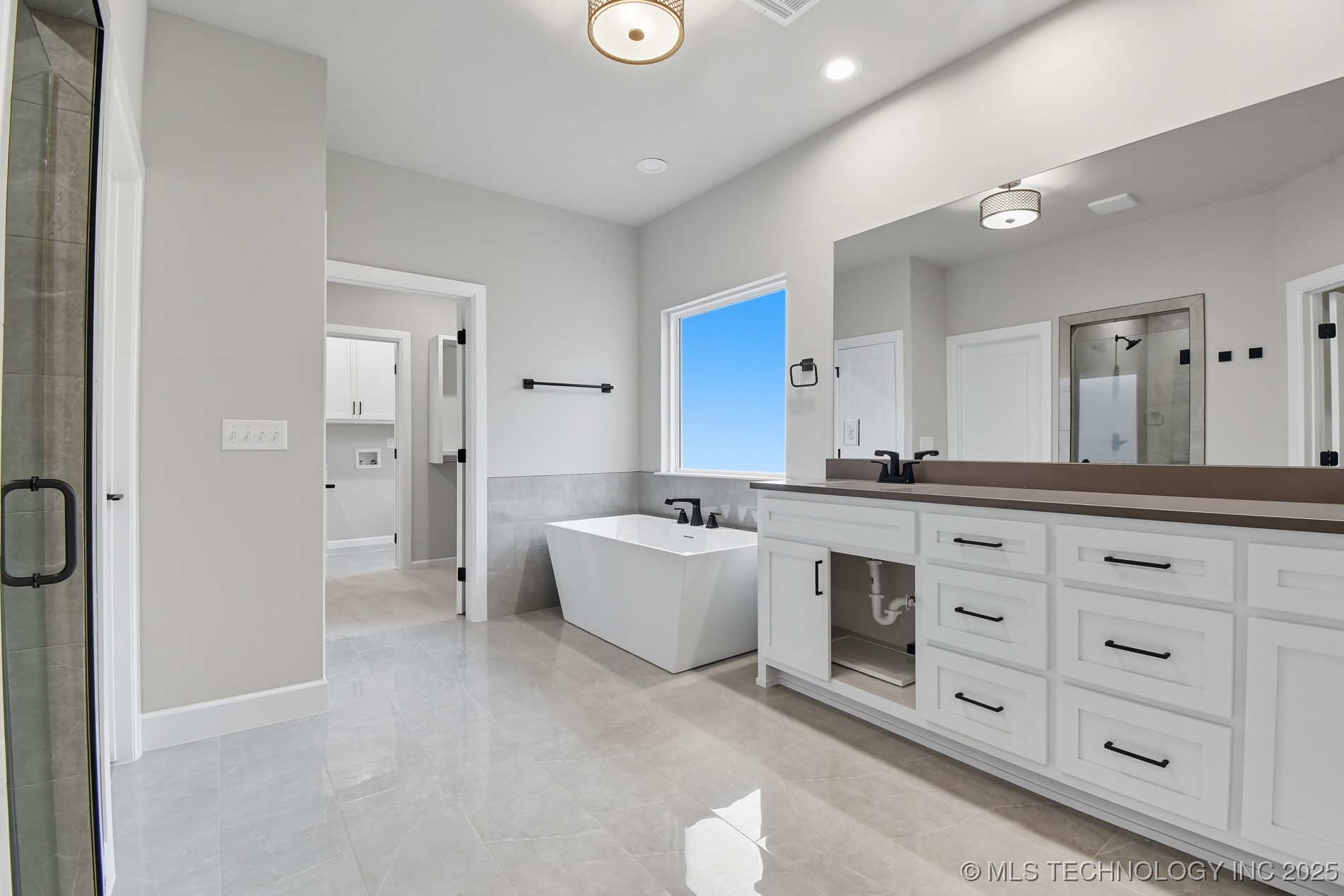 7119 S Tamarack Avenue Property Photo 27