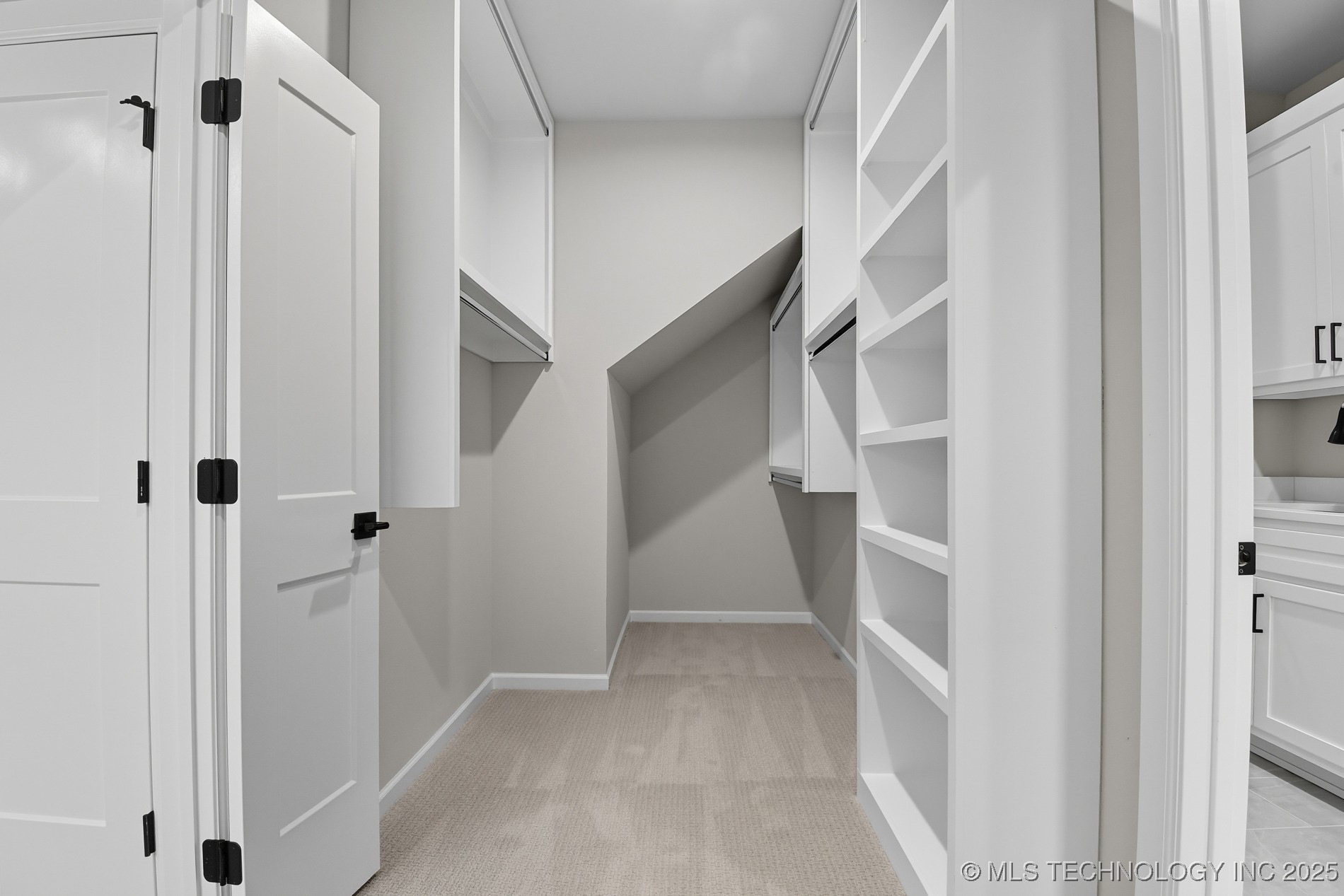 7119 S Tamarack Avenue Property Photo 31