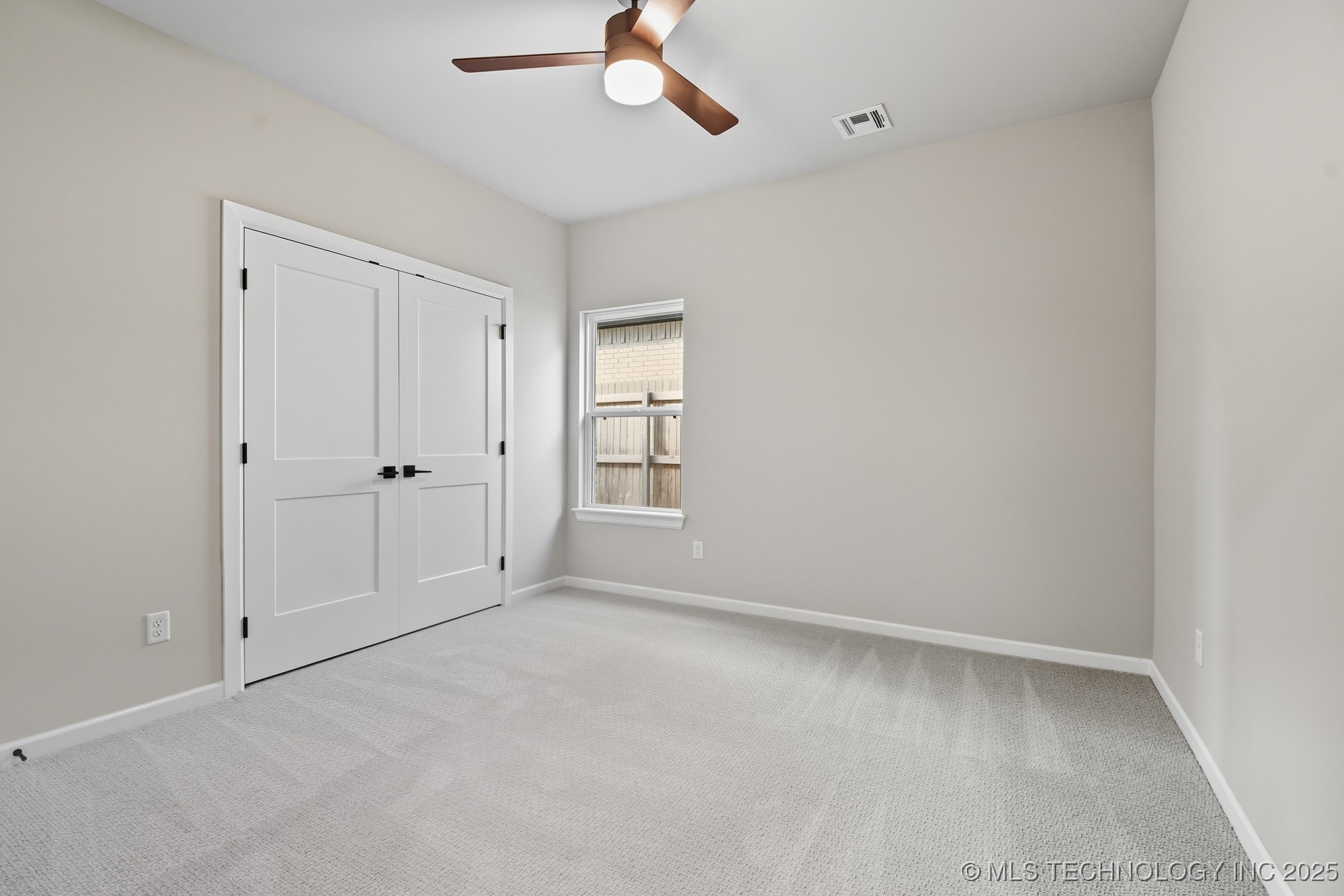 7119 S Tamarack Avenue Property Photo 33