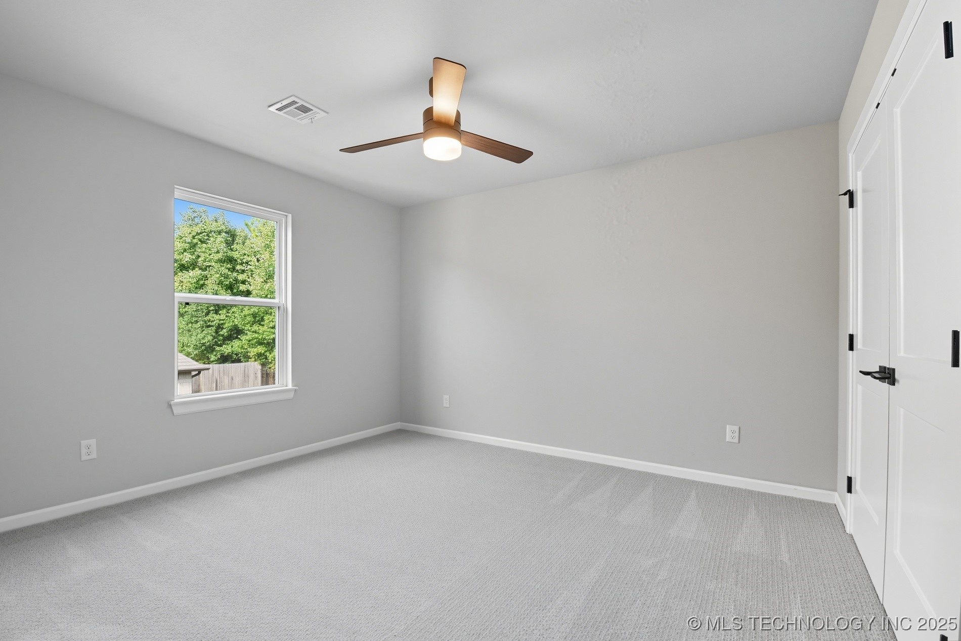 7119 S Tamarack Avenue Property Photo 36