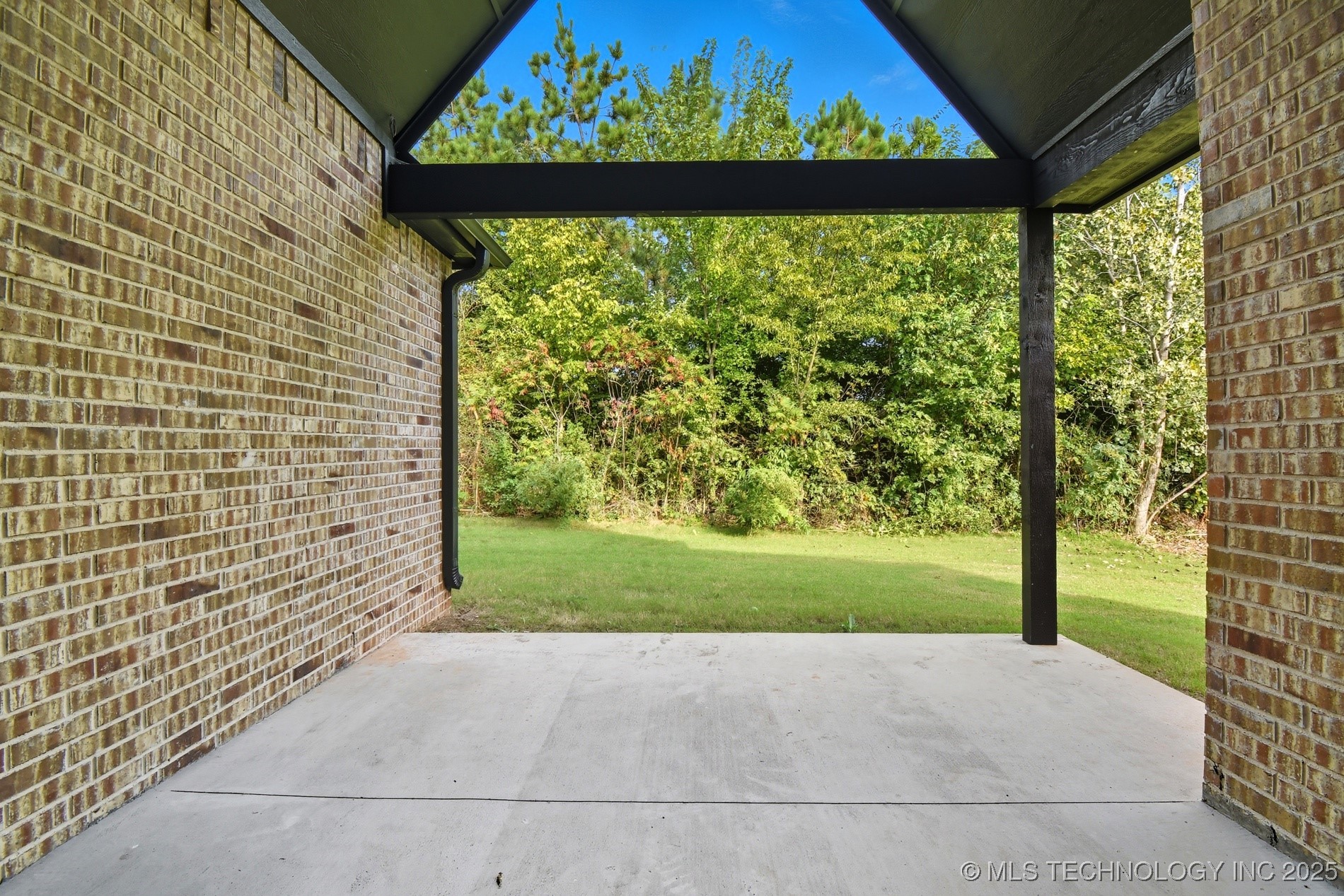 7119 S Tamarack Avenue Property Photo 43