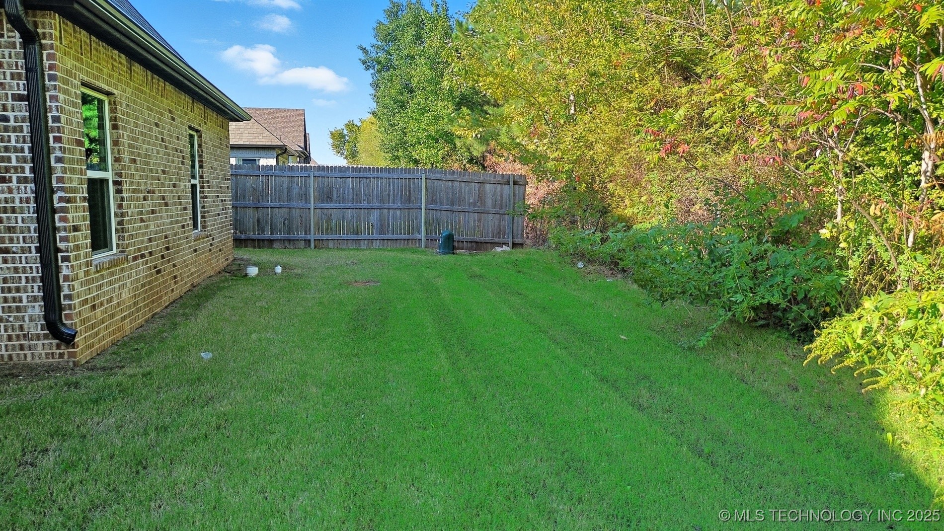 7119 S Tamarack Avenue Property Photo 44